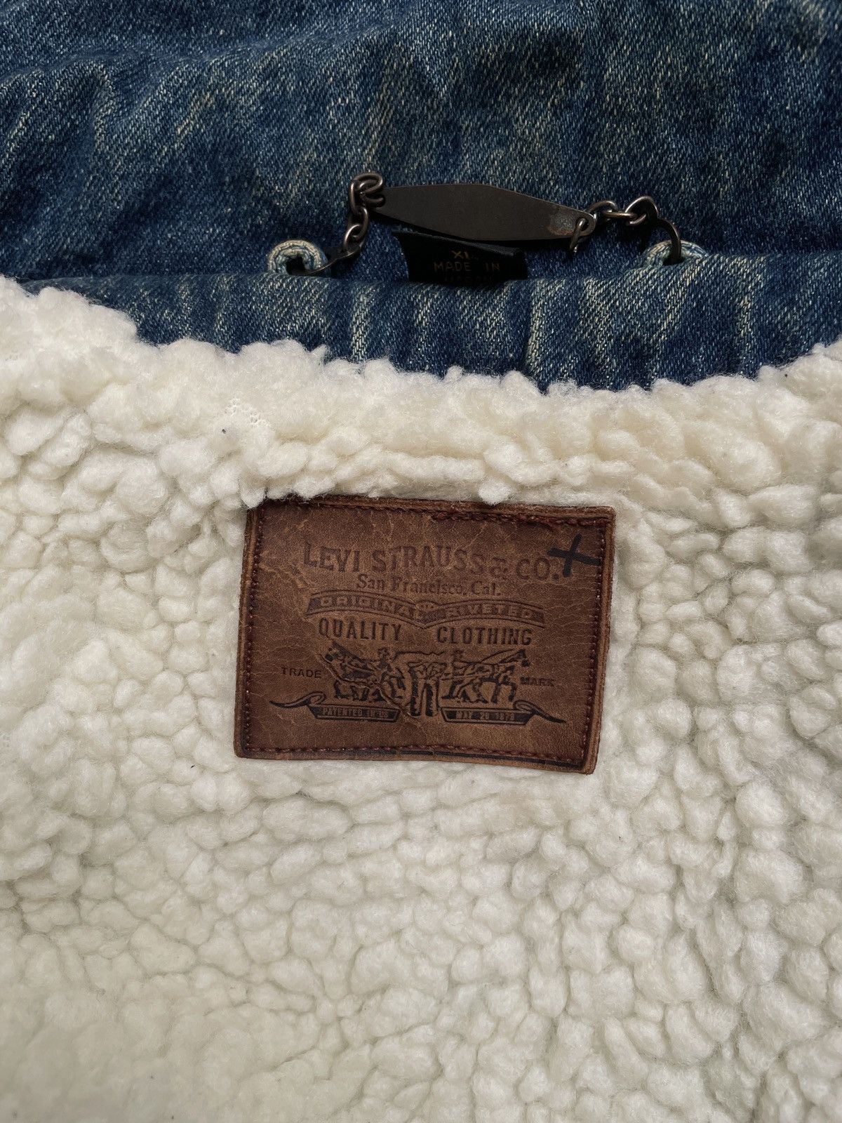 Levi's Vintage Brand Levi’s Fur Denim Jacket 1990s Size US XL / EU 56 / 4 - 13 Thumbnail