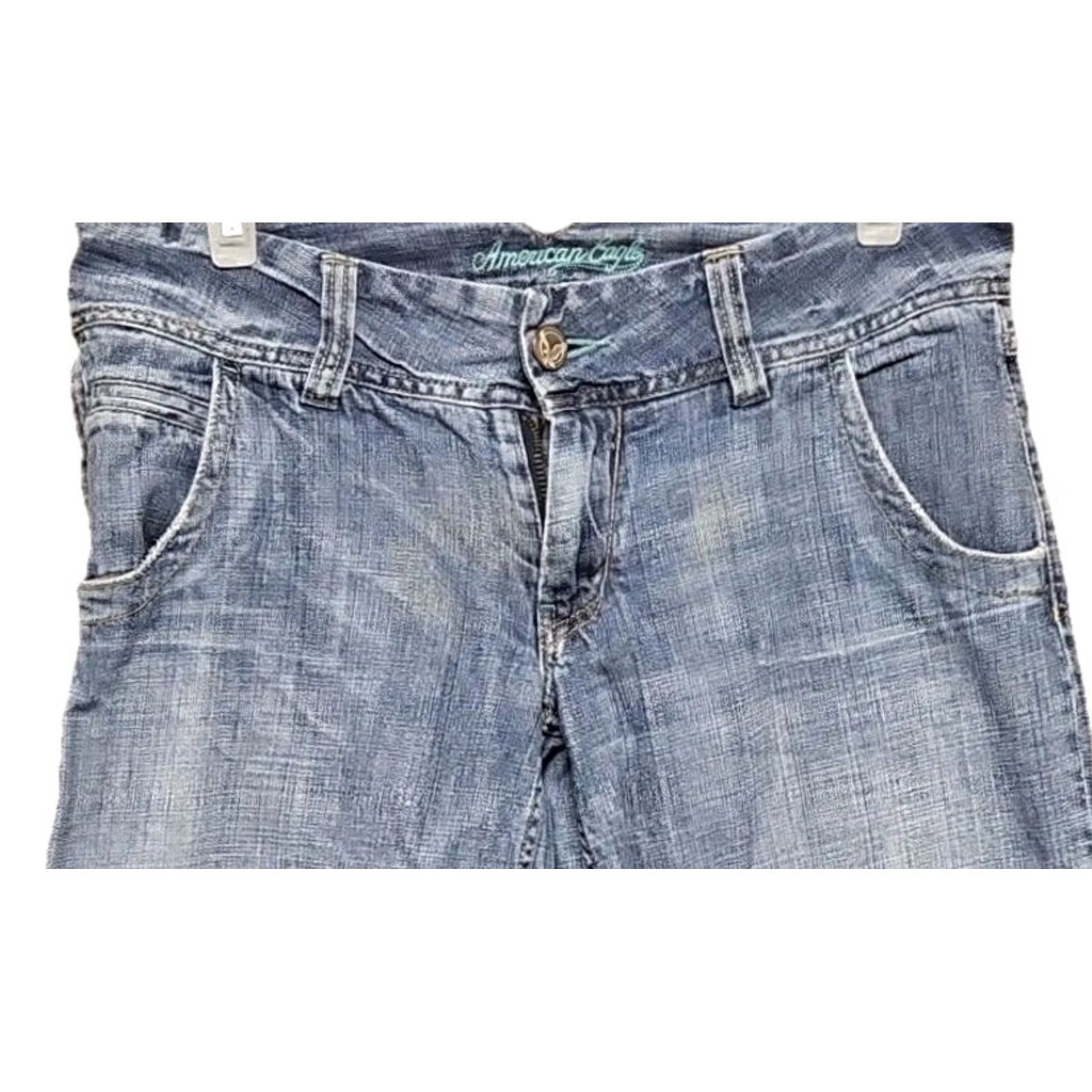 American Eagle Outfitters AE Y2K Light Wash Wide Leg Bermuda Shorts Size 6 Blue Denim Cotton Blend Flat Front Zip Inseam 16 Womens AAEO Size 28" / US 6 / IT 42 - 2 Thumbnail