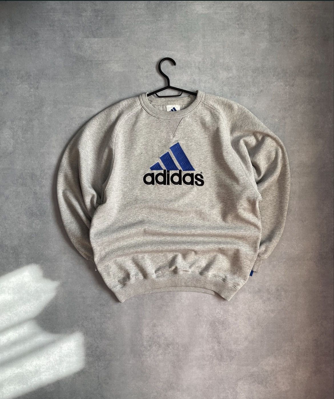 Adidas Adidas Streetwear Vintage Big Logo Sweatshirt Size US S / EU 44-46 / 1 - 2 Thumbnail