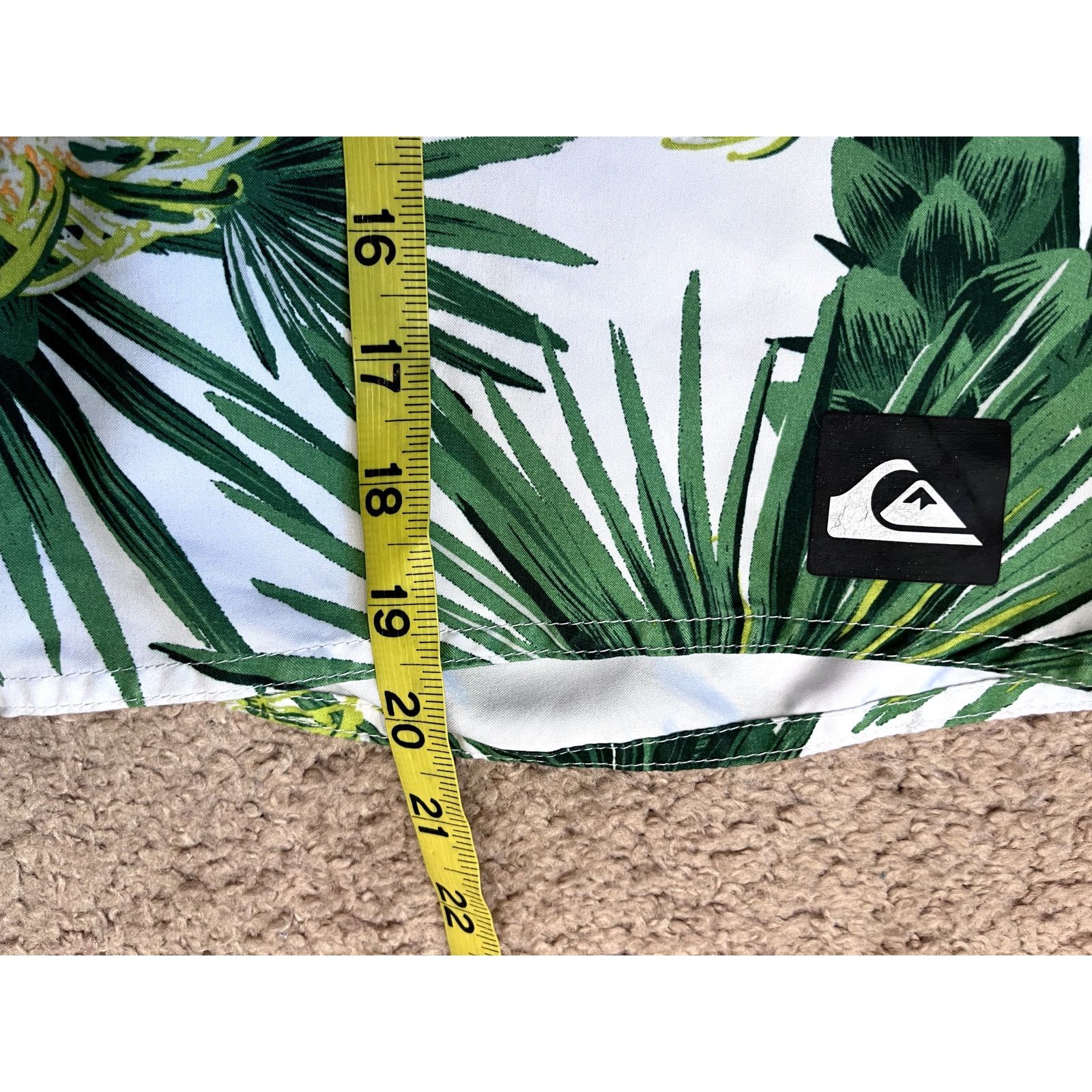 Quiksilver Men's Quicksilver Swimming Trunks 33 Size US 32 / EU 48 - 4 Thumbnail