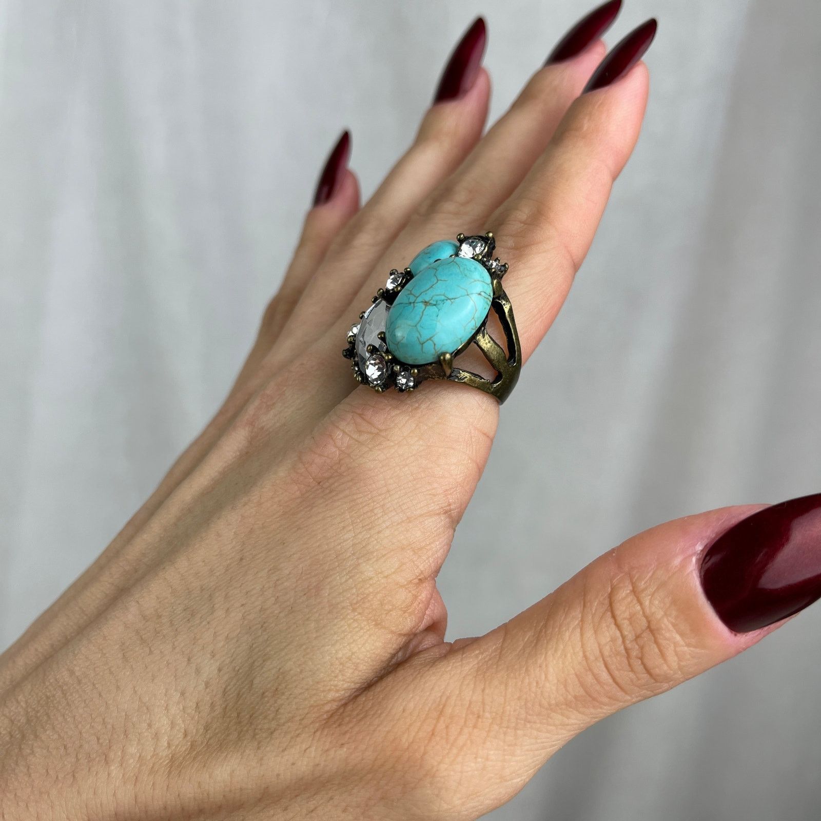 Urban Outfitters VTG Y2K Urban Outfitters Turquoise Howlite Ring Gold 6-6.5 Size ONE SIZE - 16 Thumbnail