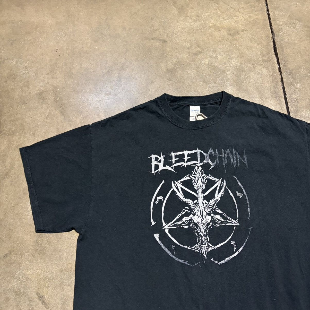 Band Tees Vintage Bleedchain Heavy Metal Band T shirt Devil Pentagram Size US XL / EU 56 / 4 - 3 Thumbnail