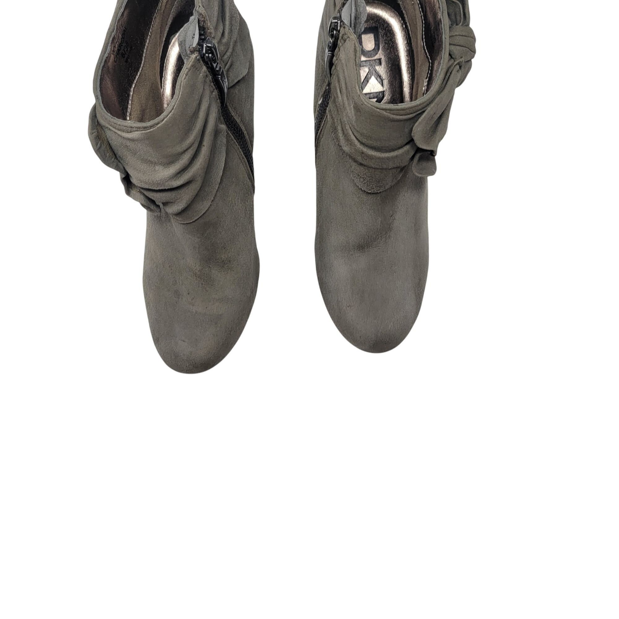 DKNY Vtg DKNY Vegan Faux Suede Gray Wynette Ankle Boots Sz 6 Heel Size US 6 / IT 36 - 5 Thumbnail
