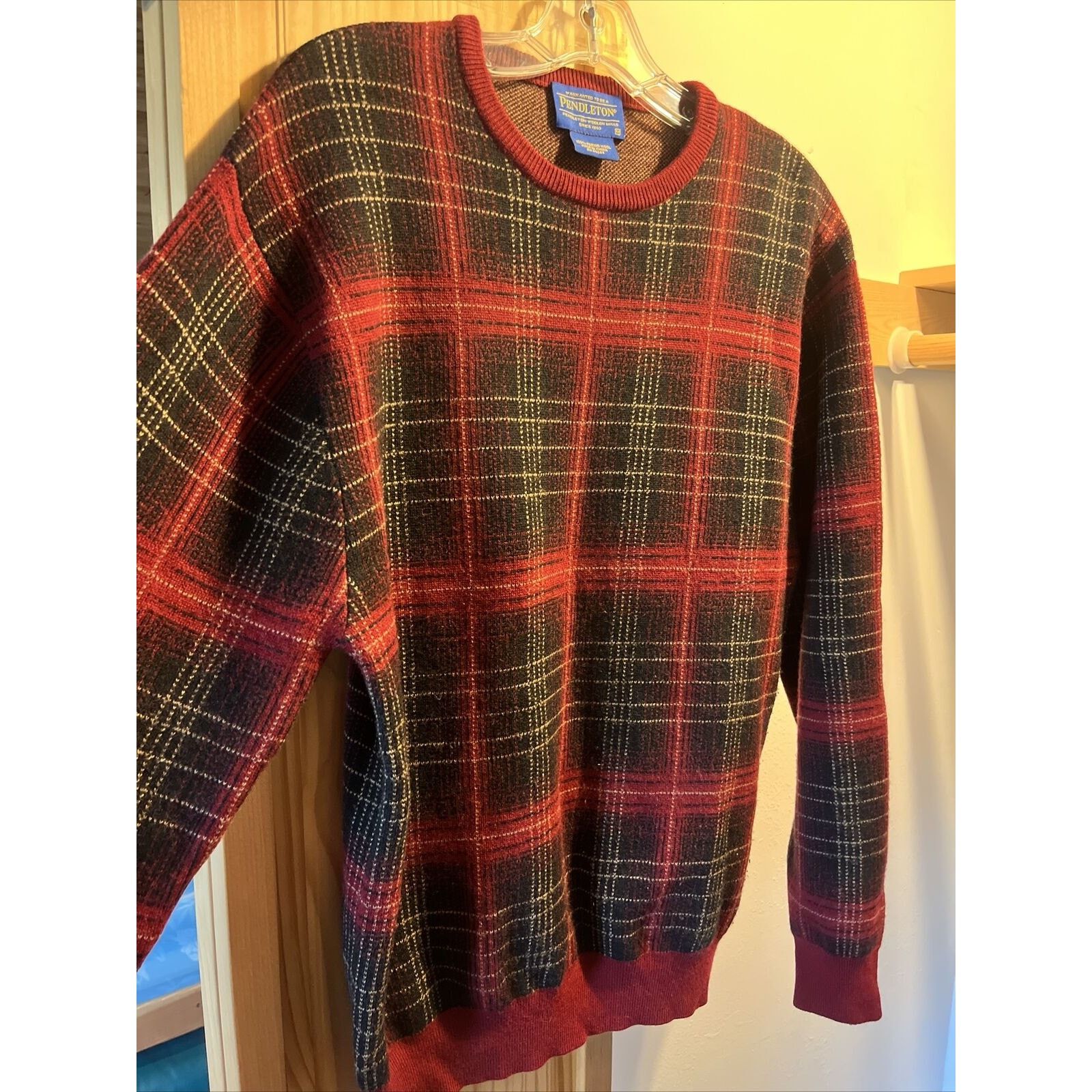 Pendleton Pendleton mens M red plaid long sleeve pullover wool sweater Size US M / EU 48-50 / 2 - 3 Thumbnail