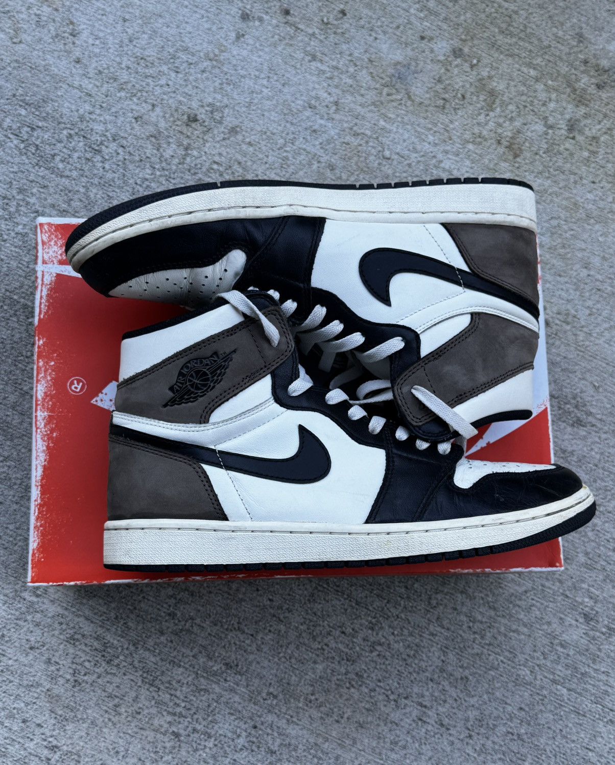 Jordan Brand Jordan 1 Mochas Size US 10.5 / EU 43-44 - 3 Thumbnail