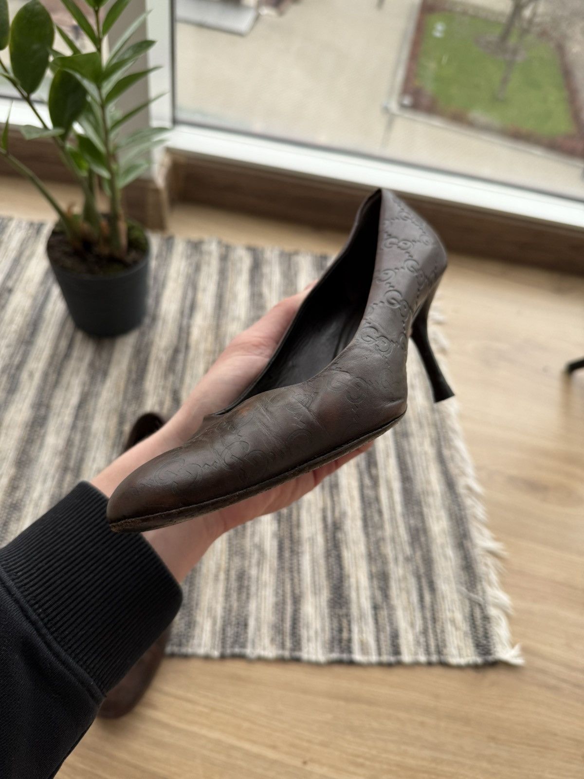Gucci GUCCI VINTAGE 90s MONOGRAM LEATHER HEELS LOGO EMBOSSED WOMEN Size US 7 / IT 37 - 11 Thumbnail