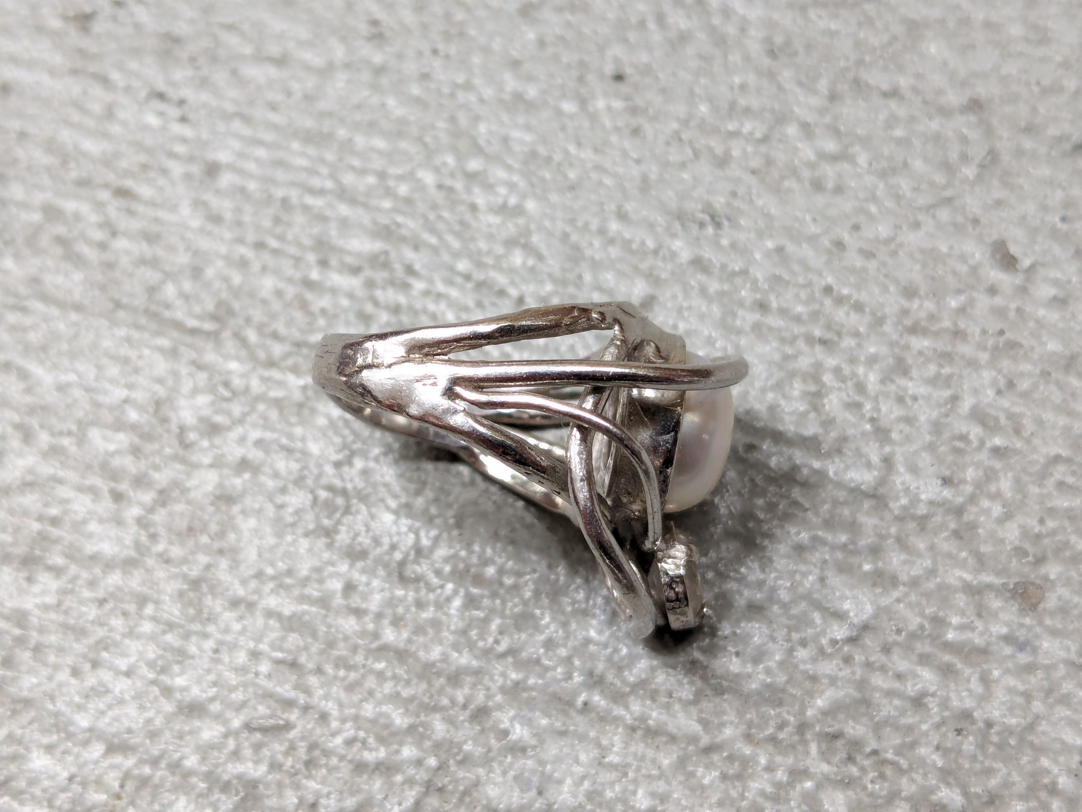 Jewelry Lirm Sterling Silver Ring Pearl Modern Avant Garde 7 Israel Size ONE SIZE - 9 Thumbnail