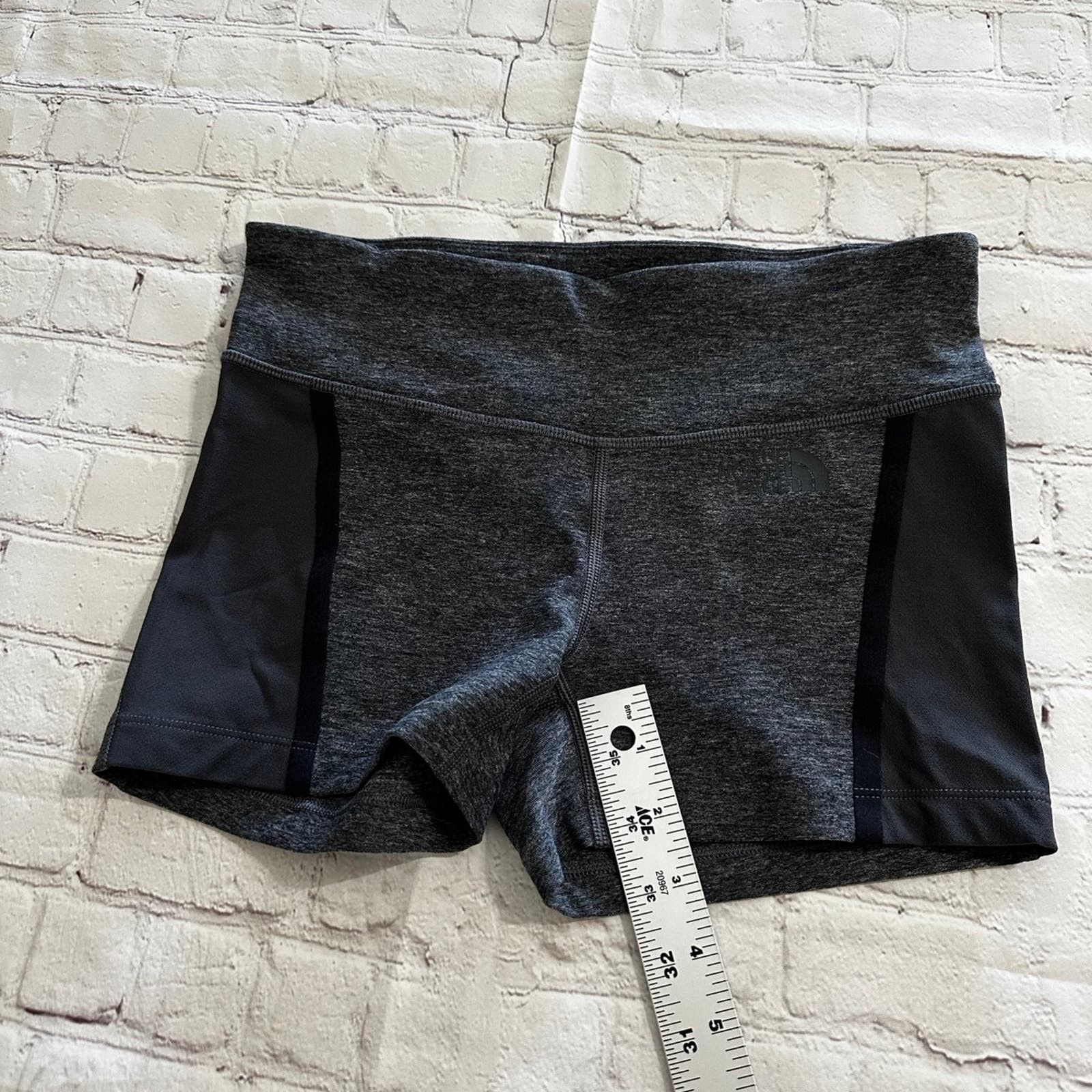 The North Face Woman’s the north face athletic shorts Size 27" / US 4 / IT 40 - 7 Thumbnail
