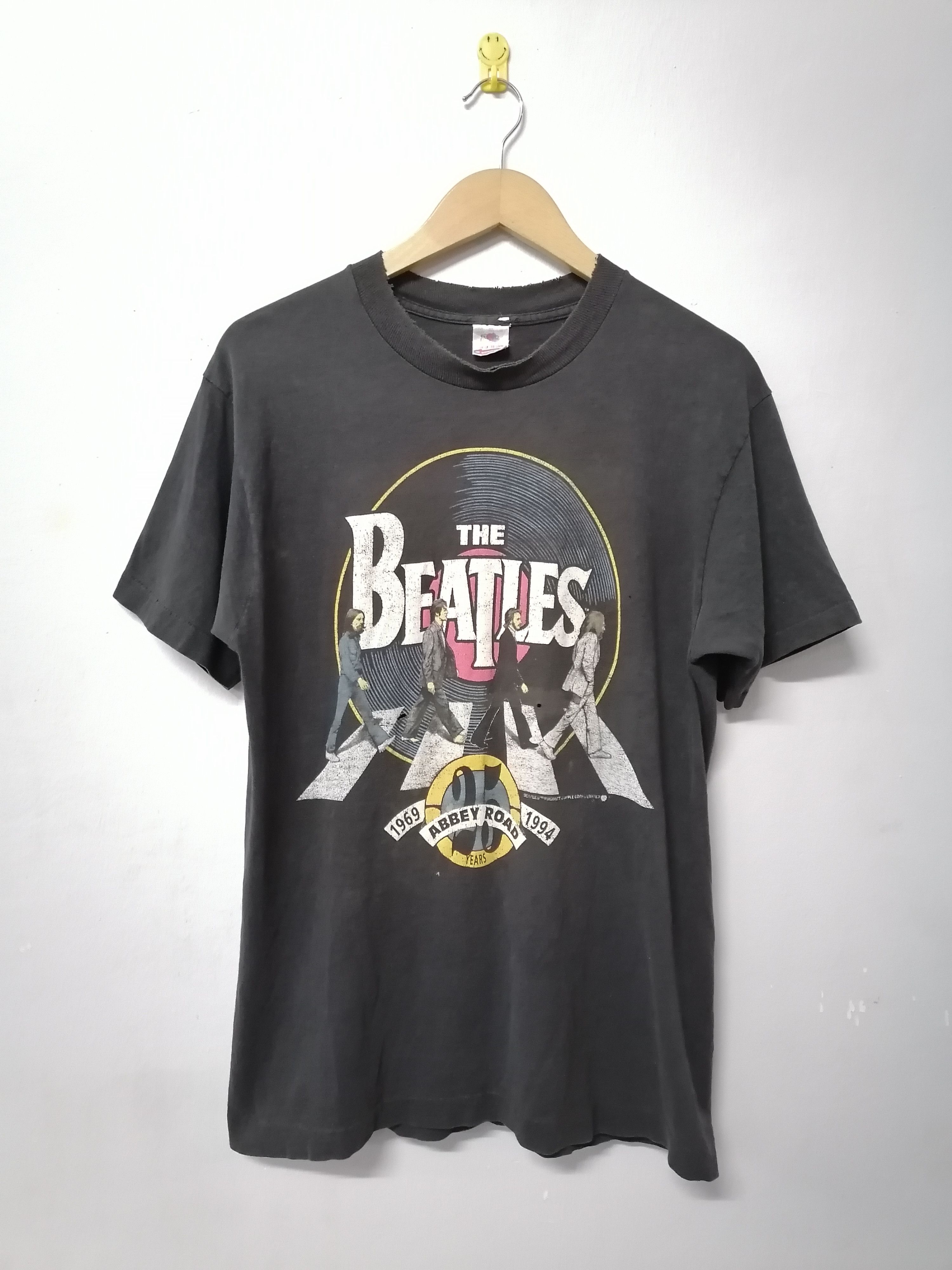 Band Tees × Vintage Trashed Faded Vintage 90s The Beatles Abbey Road Band Tees Size US M / EU 48-50 / 2 - 1 Thumbnail