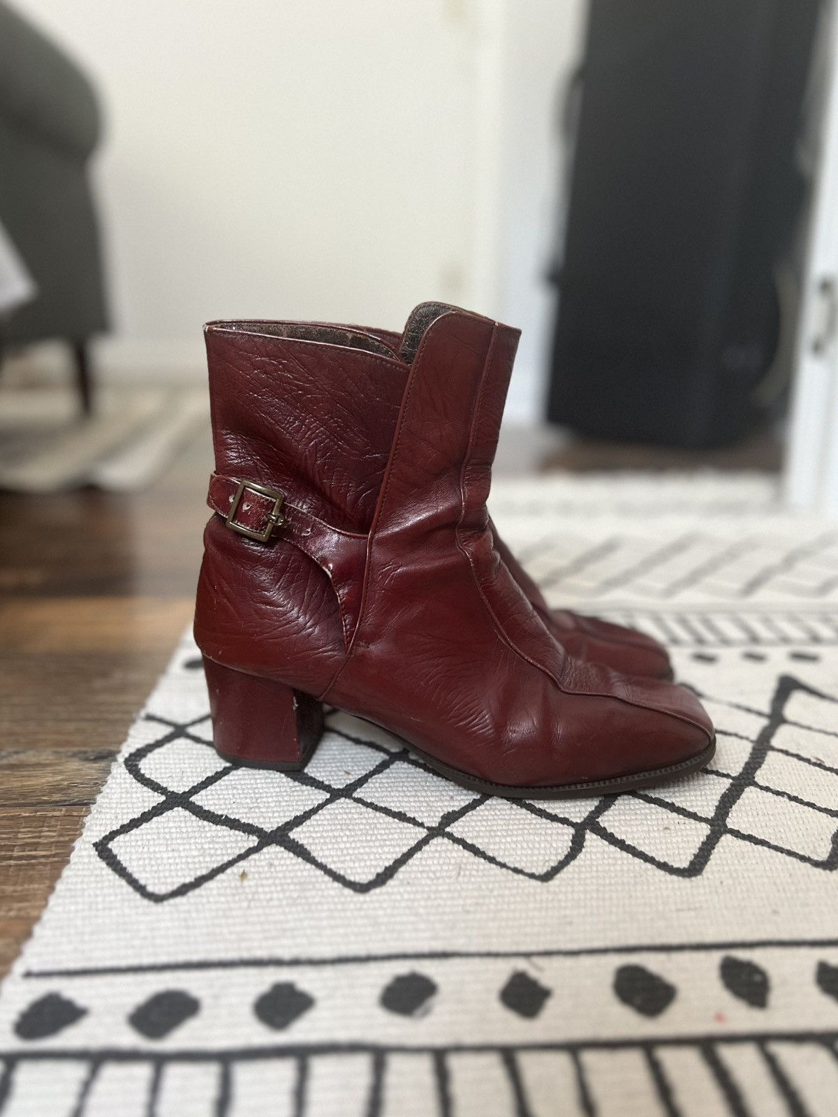 Etienne Aigner Vintage 1960s Aigner leather ankle boots Size US 7 / IT 37 - 1 Thumbnail