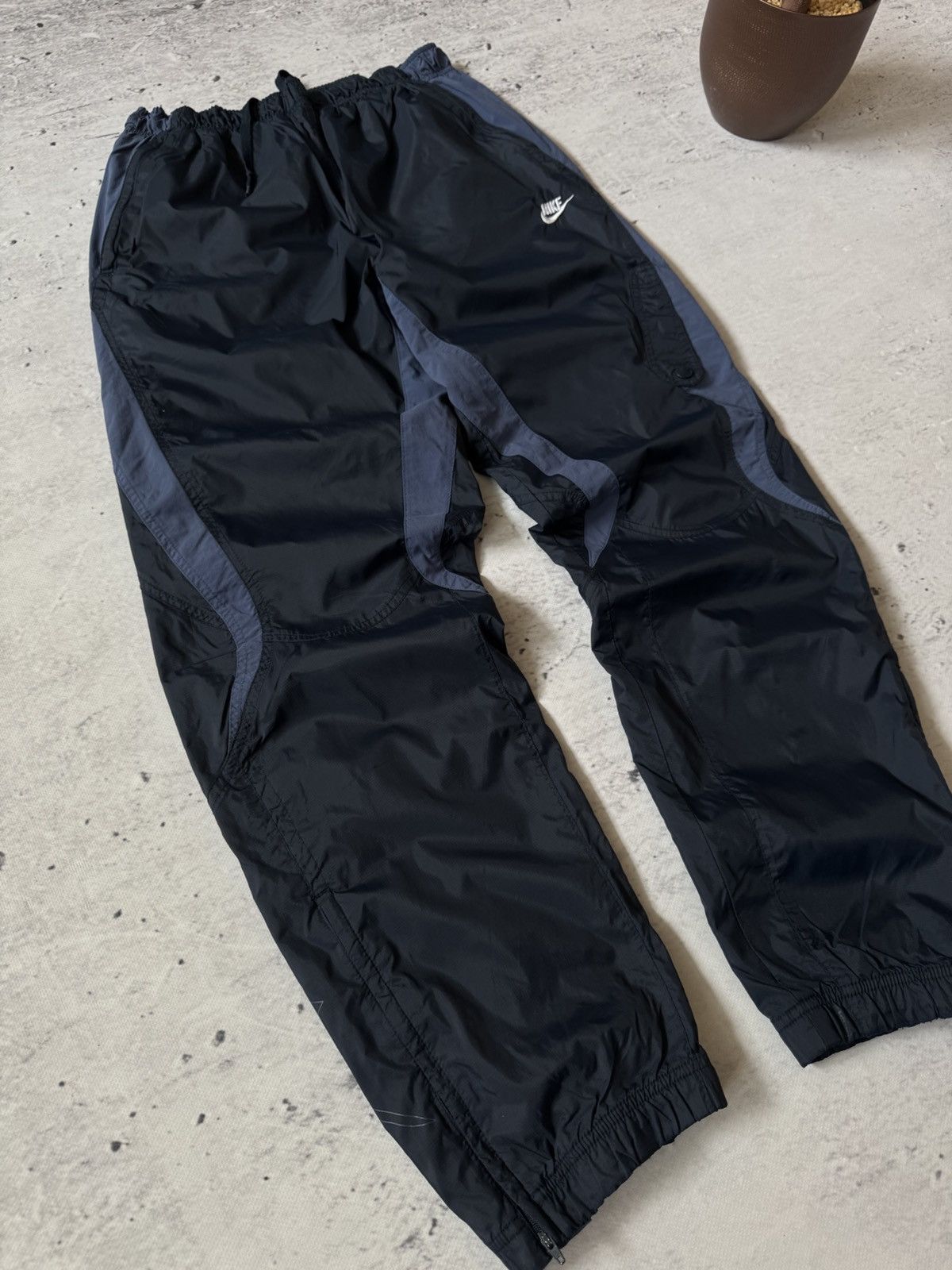 Nike × Vintage NIKE AIR NYLON VINTAGE OVERSIZE BAGGY FIT PANTS SWEATPANTS Size US 34 / EU 50 - 2 Thumbnail