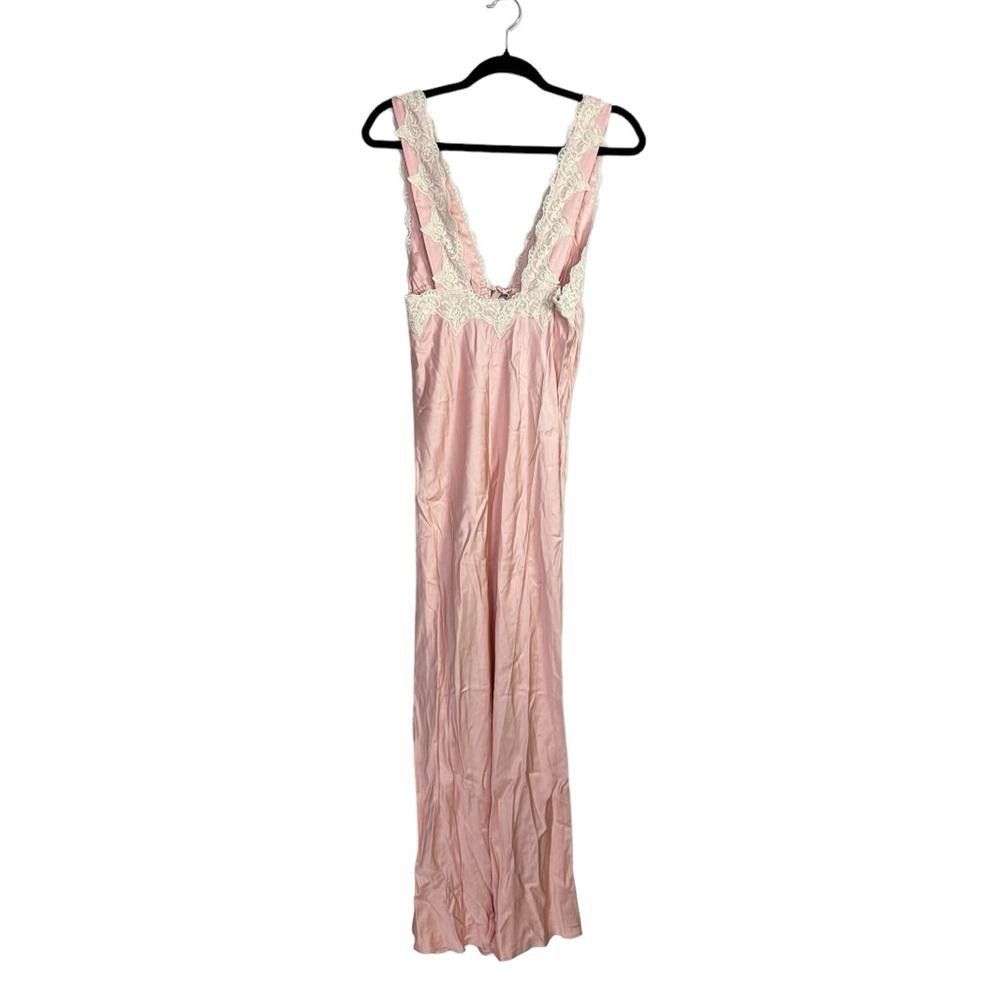 REVOLVE Rumored l NWT Venice Maxi Satin Lace Dress XS Baby Pink Size XS / US 0-2 / IT 36-38 - 7 Thumbnail