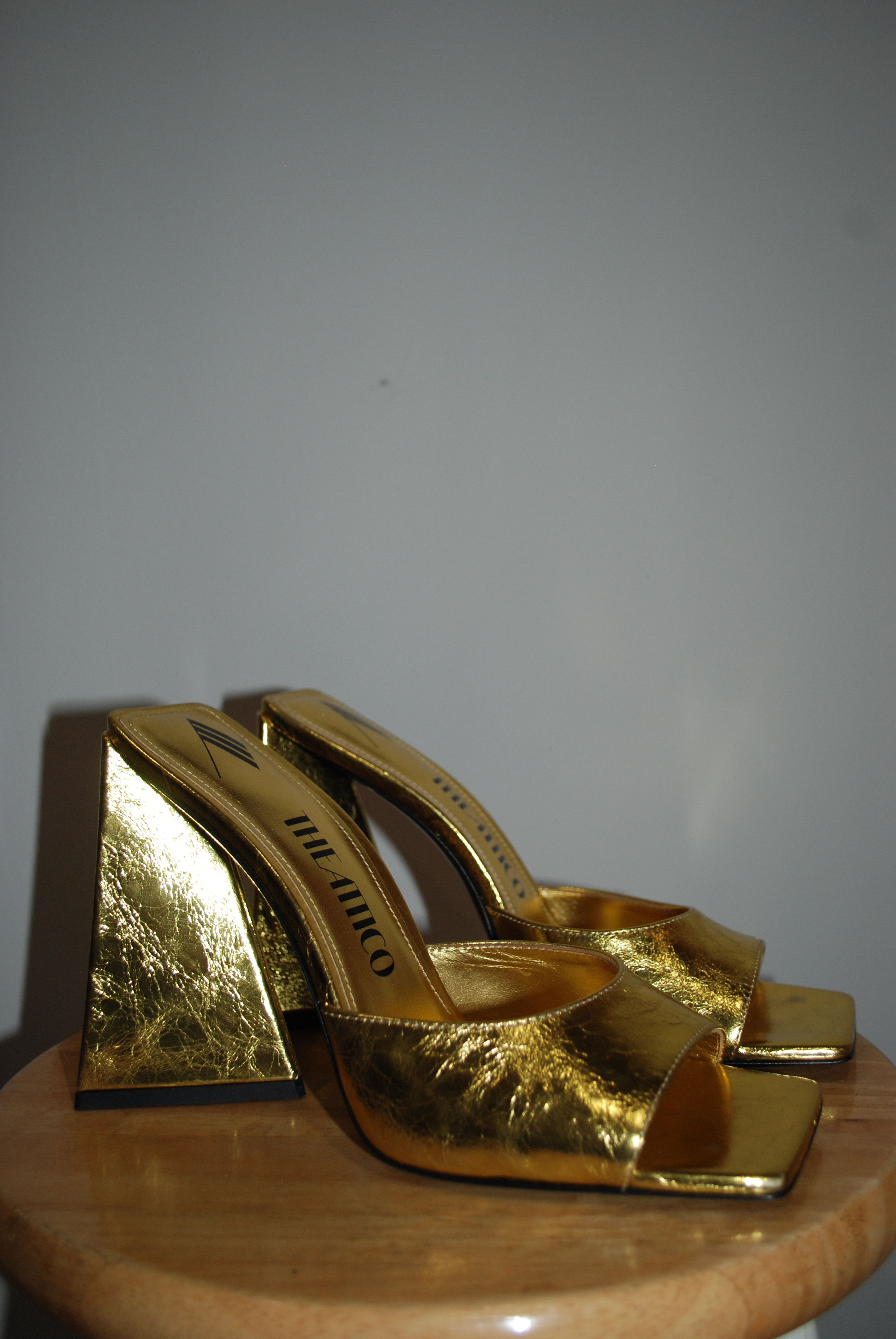 The Attico The Attico Devon Mule in Gold Size US 10 / IT 40 - 2 Thumbnail