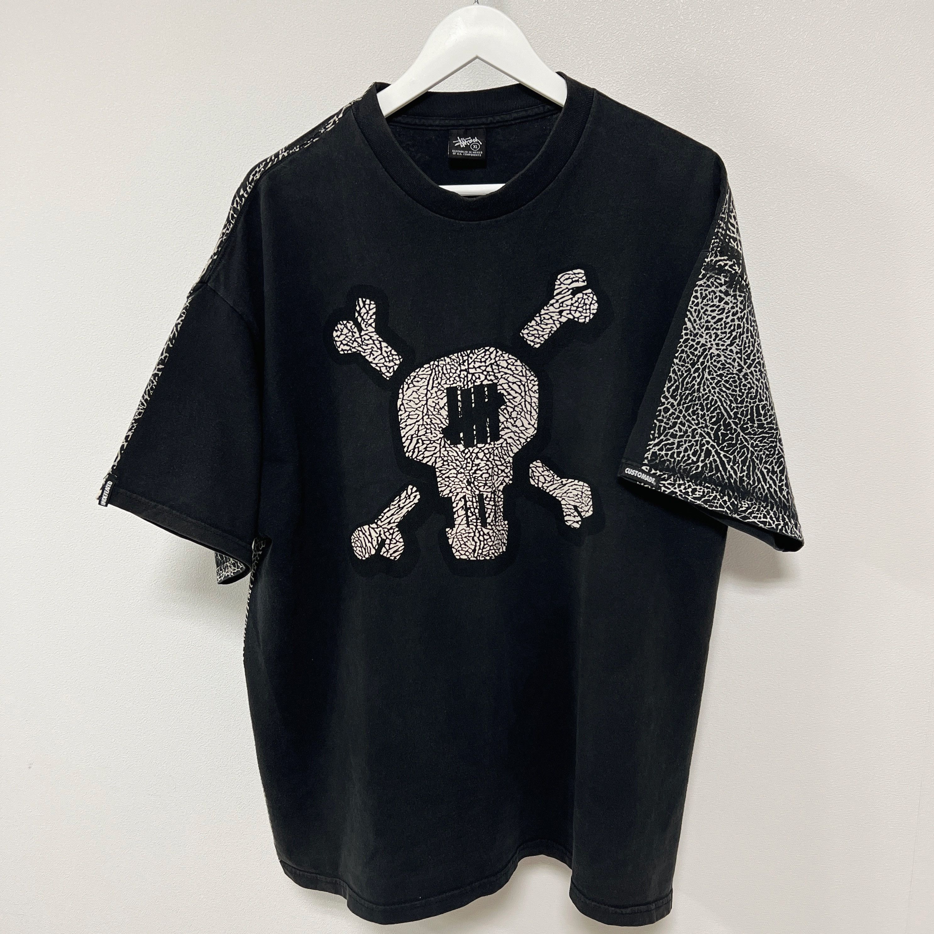 Stussy STUSSY x UNDEFEATED Skull Crossbones Cement T-Shirt Size US XL / EU 56 / 4 - 3 Thumbnail