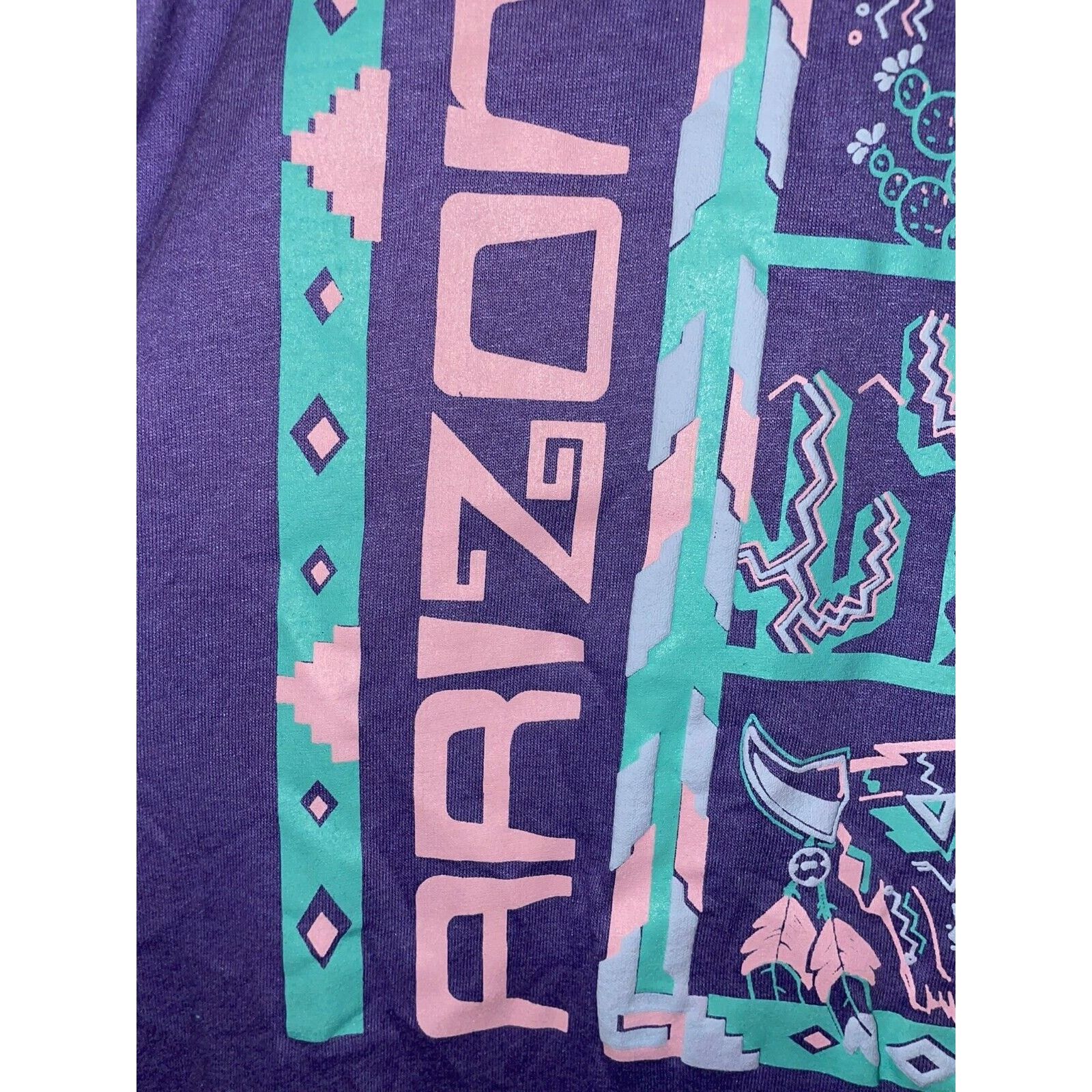 Jerzees Vintage Arizona Art Shirt Coyote Cactus Tee Purple 80s 1980s Size US M / EU 48-50 / 2 - 6 Thumbnail