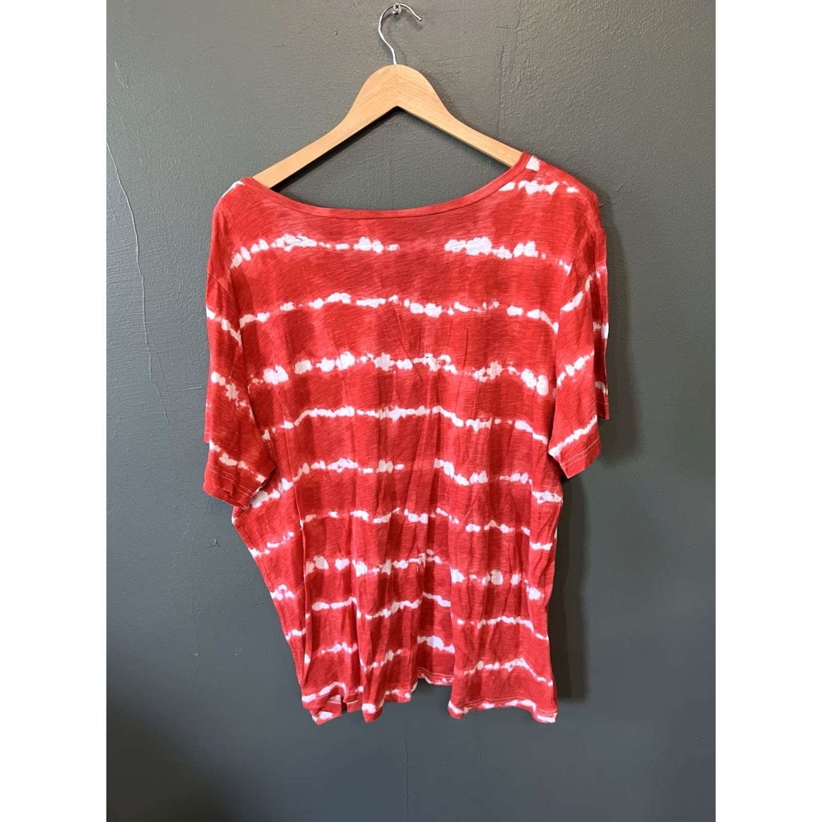 Avenue VINTAGE Avenue Womens Red Striped Short Sleeve T-shirt Plus Size 22/24 Women T-Shirt Red Striped Plus Size 22/24 Womens T-Shirt Size 3XL / US 20-22 - 2 Thumbnail