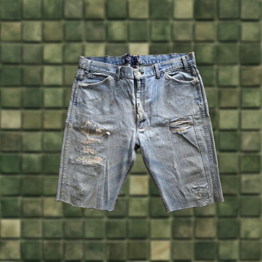 Vintage VINTAGE Saddle King Thrashed Jean Cut Off Shorts Mens XL Blue Cotton Cut offs 90s Decade Vintage MENS Size US 36 / EU 52 - 1 Thumbnail