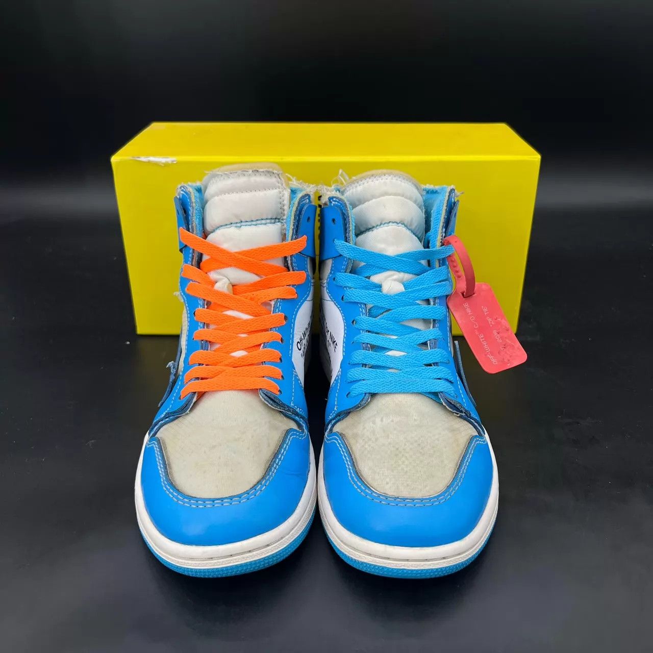 Nike Air Jordan 1 UNC 41 Dog Chewed Hooks Box & Accs Light Sole Size US 8 / EU 41 - 5 Thumbnail