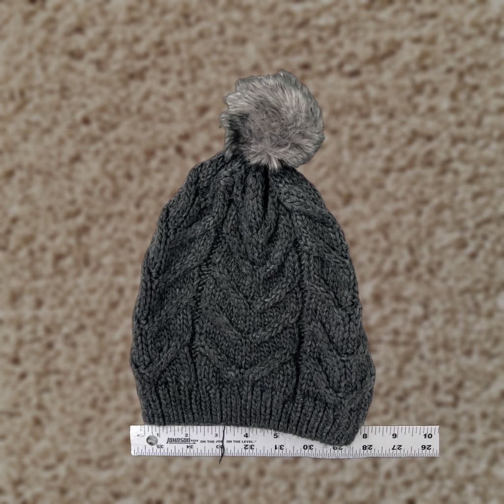 Vintage Beanie Toque Womens One Size Gray Cable Knit Acrylic Blend Winter Snow Ski Pom Hat/Cap Adult Women Beanie Gray Winter Ski Theme 90s (not applicable) Size ONE SIZE - 1 Thumbnail