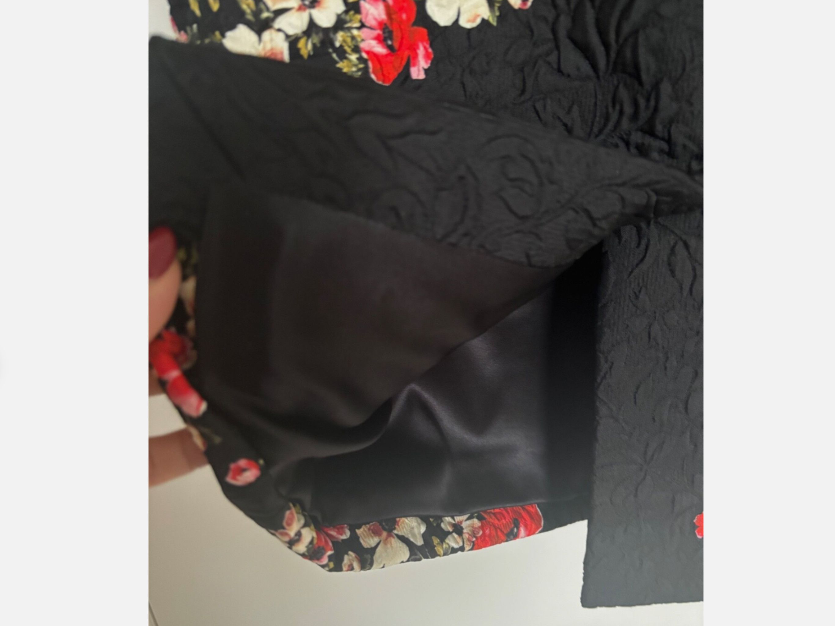 Dolce & Gabbana Dolce & Gabbana Floral Skirt, with original tags Size 27" / US 4 / IT 40 - 6 Thumbnail
