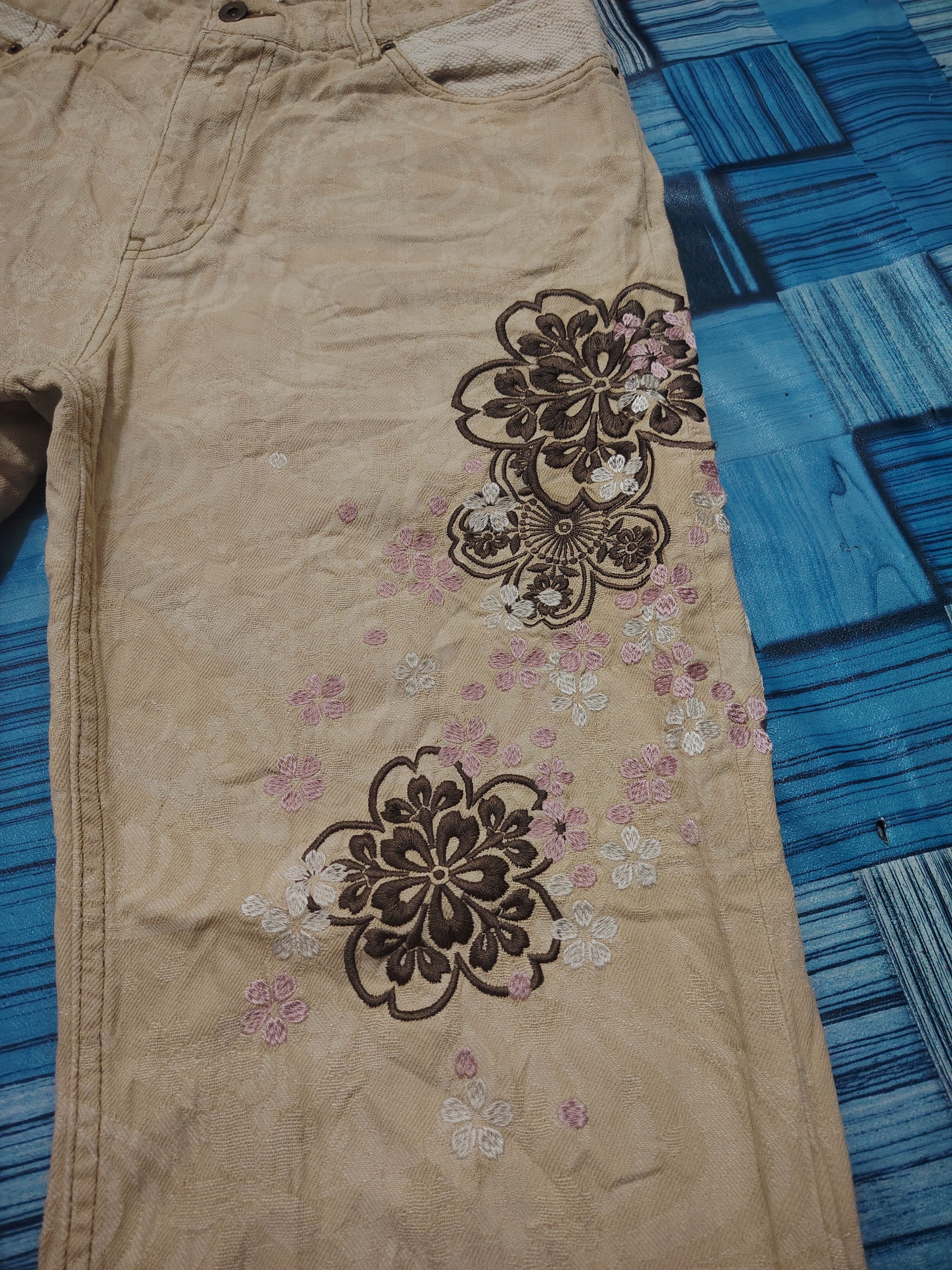 Karakuri Tamashii Rare Full Embroidered Japanese Sakura Flowers Jeans Size US 32 / EU 48 - 4 Thumbnail