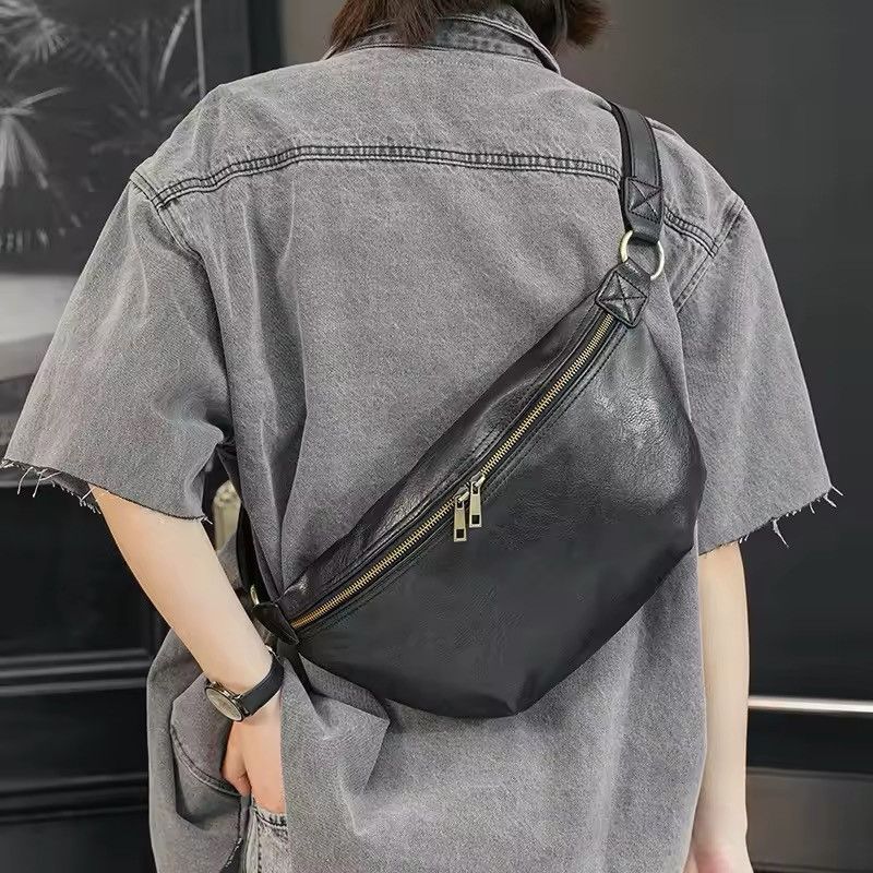 Sling Chest Bag in Black, Men's