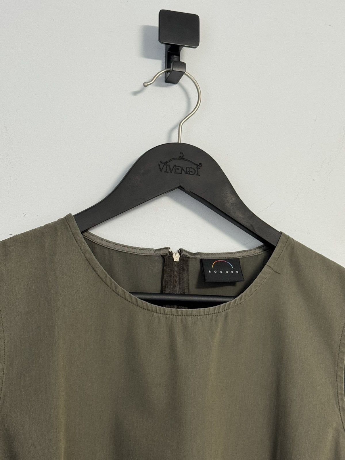 Bogner BOGNER Olive Green Shell Top Sleeveless Blouse Tank Shirt Size S / US 4 / IT 40 - 4 Thumbnail