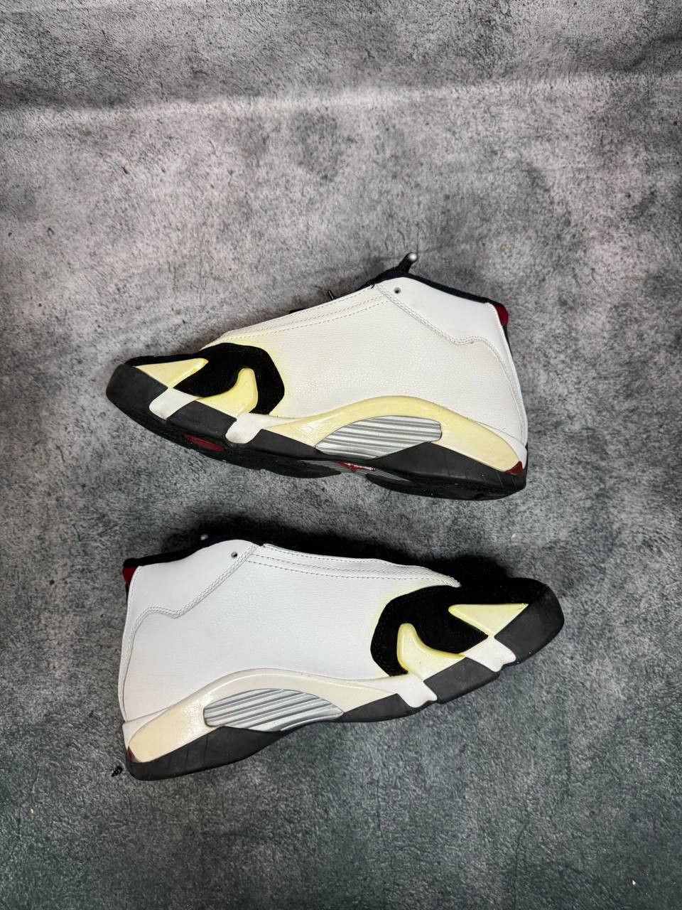Jordan Brand Size 6.5Y | Jordan 12 Black Toe With Box| Pre-Owned Size US 8.5 / IT 38.5 - 9 Thumbnail