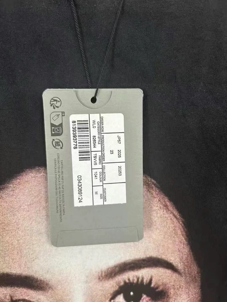 Balenciaga Balenciaga Autumn Show Yang Zi-qiong Portrait Letter Short Size US M / EU 48-50 / 2 - 5 Thumbnail