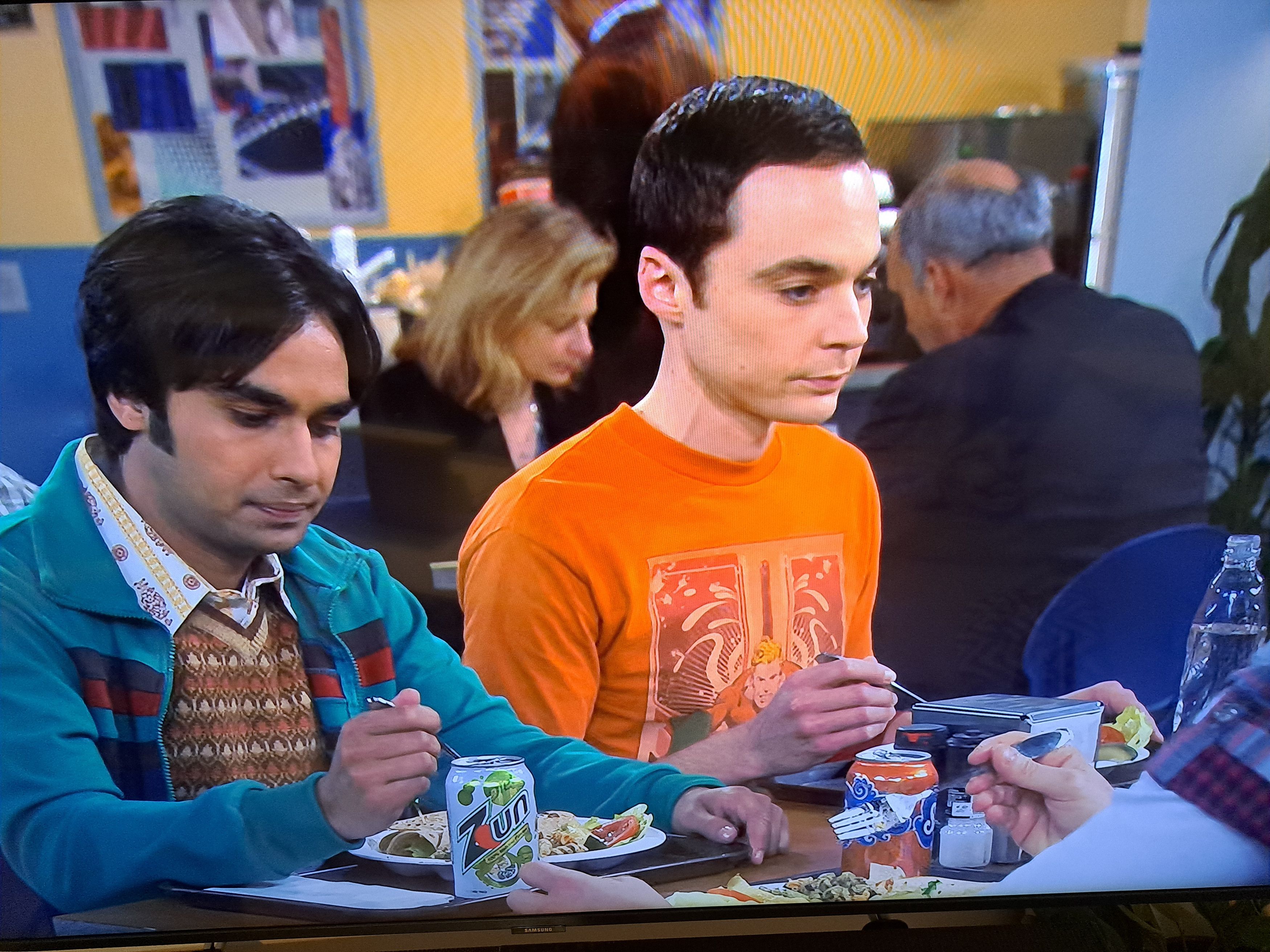 DC Comics × Fruit Of The Loom × Vintage Sheldon's Cooper Aquaman t-shirt DC Comics Big Bang Theory Size US M / EU 48-50 / 2 - 2 Thumbnail