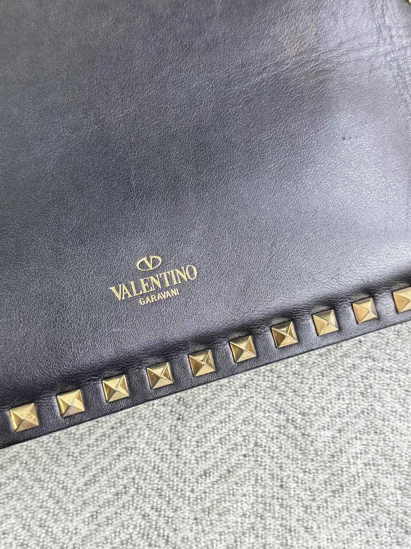 Valentino Valentino Black Rivet Handbag w/ Dust Bag Size ONE SIZE - 4 Thumbnail