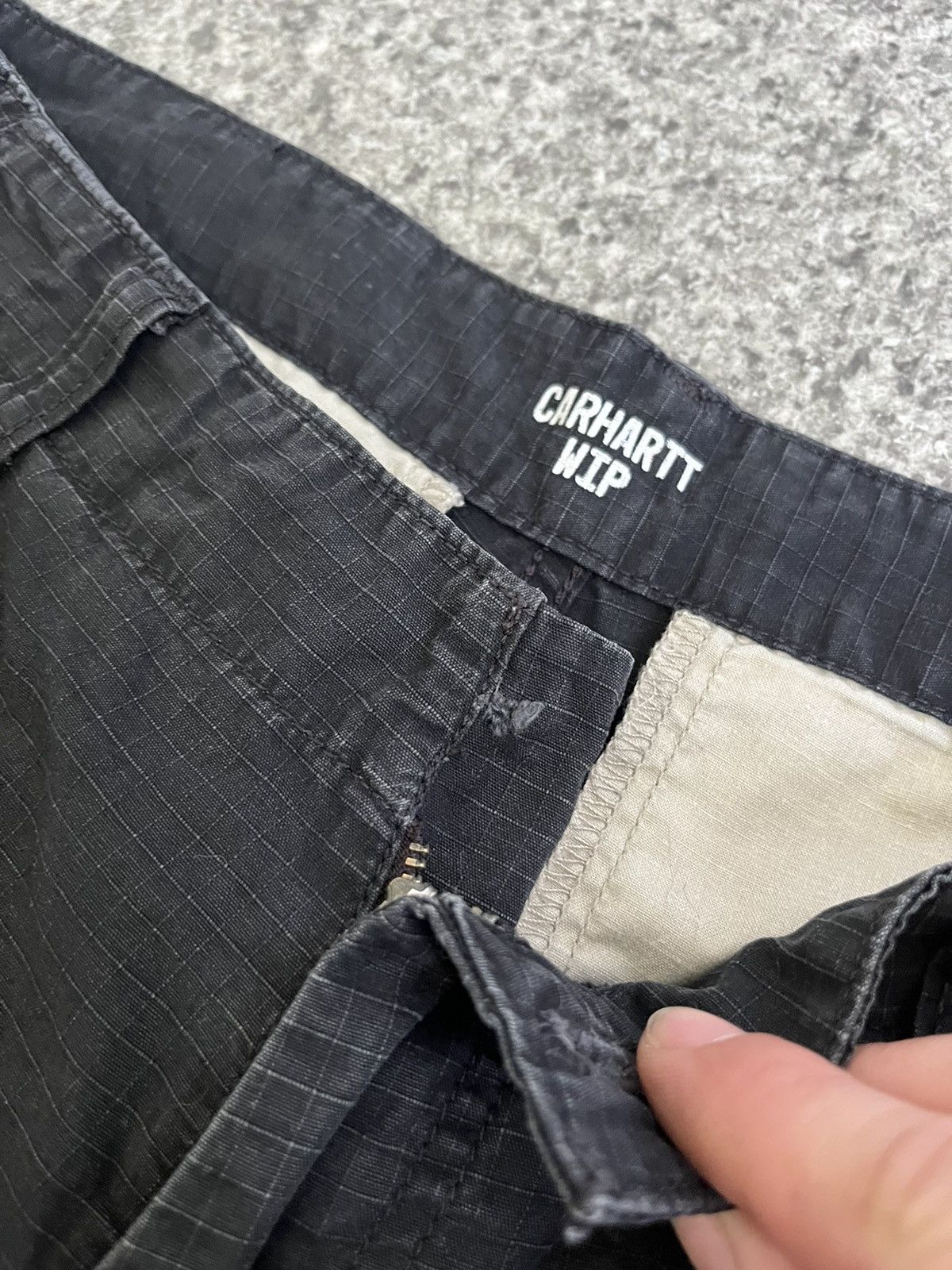 Carhartt × Carhartt Wip Distressed Carhartt cargo pants w32 l32 Size US 32 / EU 48 - 9 Thumbnail