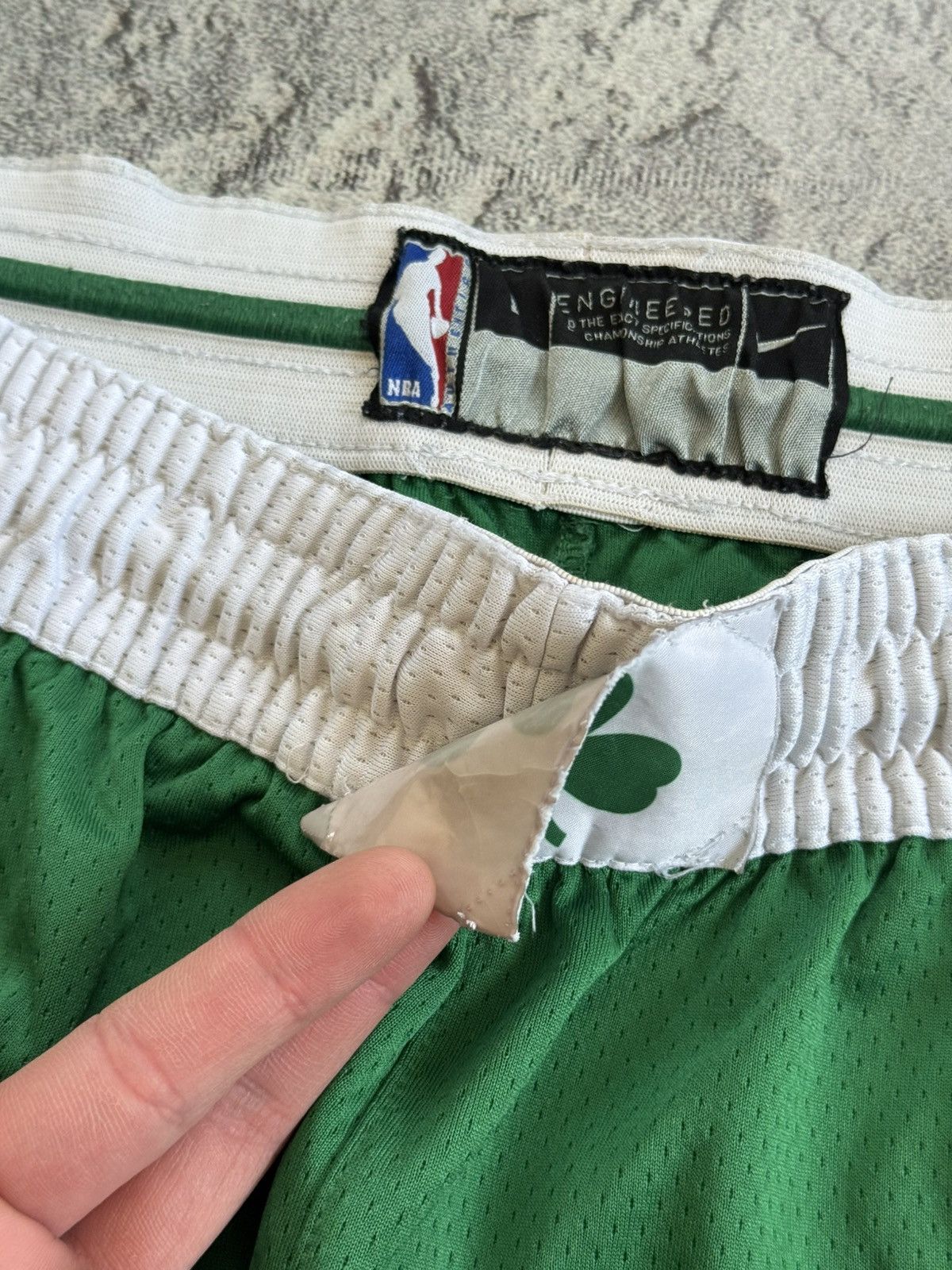 Nike Nike Boston Celtics L/size NBA green shorts 🩳 Size US 34 / EU 50 - 7 Thumbnail