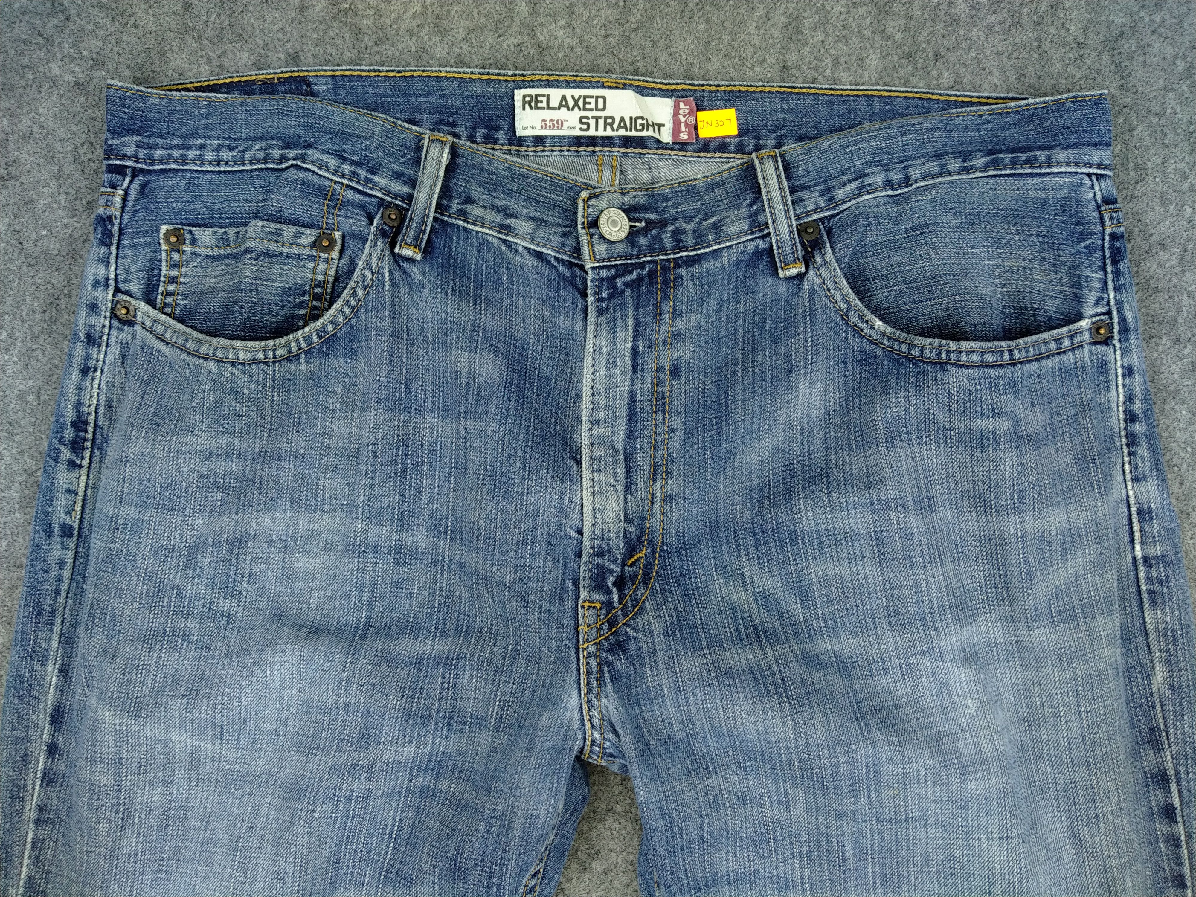 Levi's Distressed Vintage Levi's 559 Relaxed 39x32 Denim -JN327 Size US 39 - 3 Thumbnail