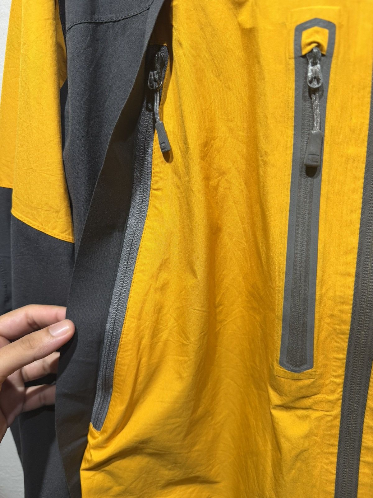 The North Face Vintage The North Face Summit Series Goretex Jacket Size US L / EU 52-54 / 3 - 9 Thumbnail