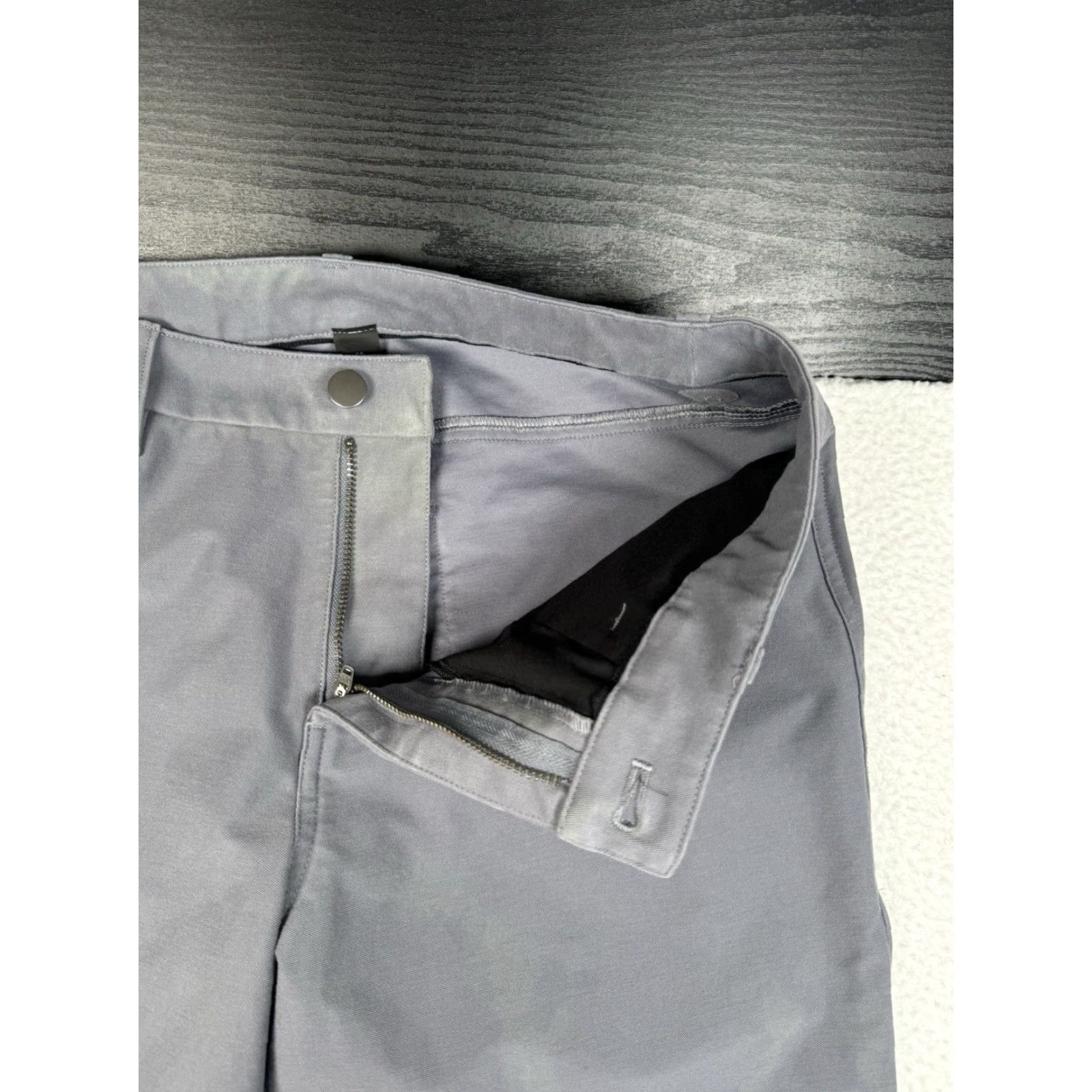Lululemon Lululemon Pants Mens 30x31 Commission Slim Light Gray Warpstreme Chinos - Read Mens Pants Slim 30x31 Gray Chino City Warpstreme Read Size US 30 / EU 46 - 4 Thumbnail