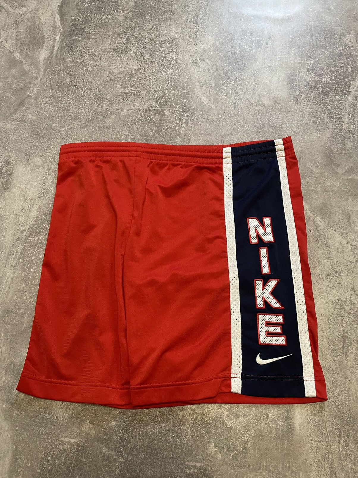 Nike × Vintage Vintage Nike Big Logo Shorts 90s Size US 34 / EU 50 - 2 Thumbnail
