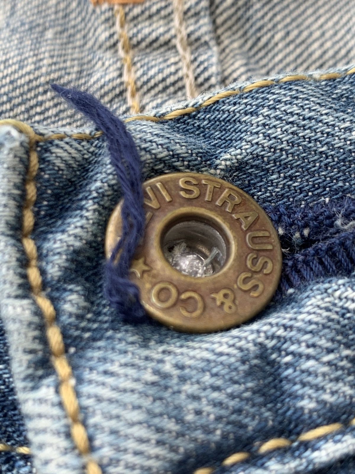 Levi's Vintage Distressed Levi's 502. Size US 32 / EU 48 - 7 Thumbnail