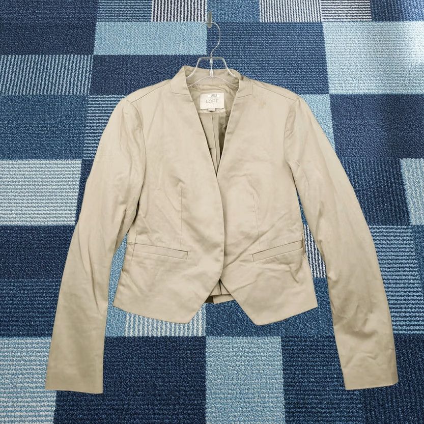 Ann Taylor Ann Taylor Loft Womens Beige Blazer Jacket Long Sleeve Pleated Back Lined Business Casual Size 0 Size XS / US 0-2 / IT 36-38 - 1 Thumbnail