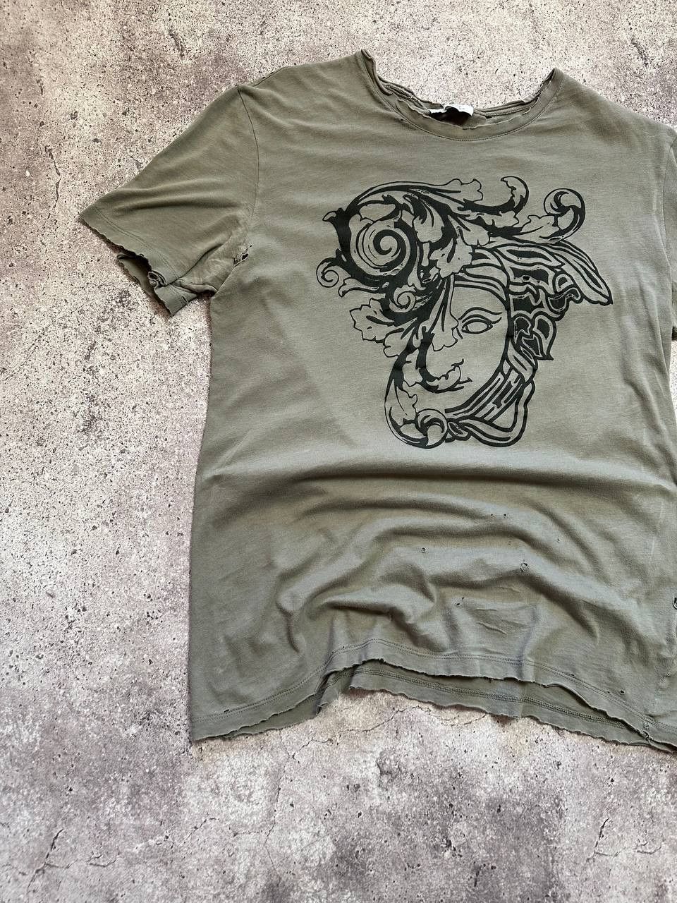 Versace Versace Gray Logo T-Shirt Distressed Size US M / EU 48-50 / 2 - 2 Thumbnail