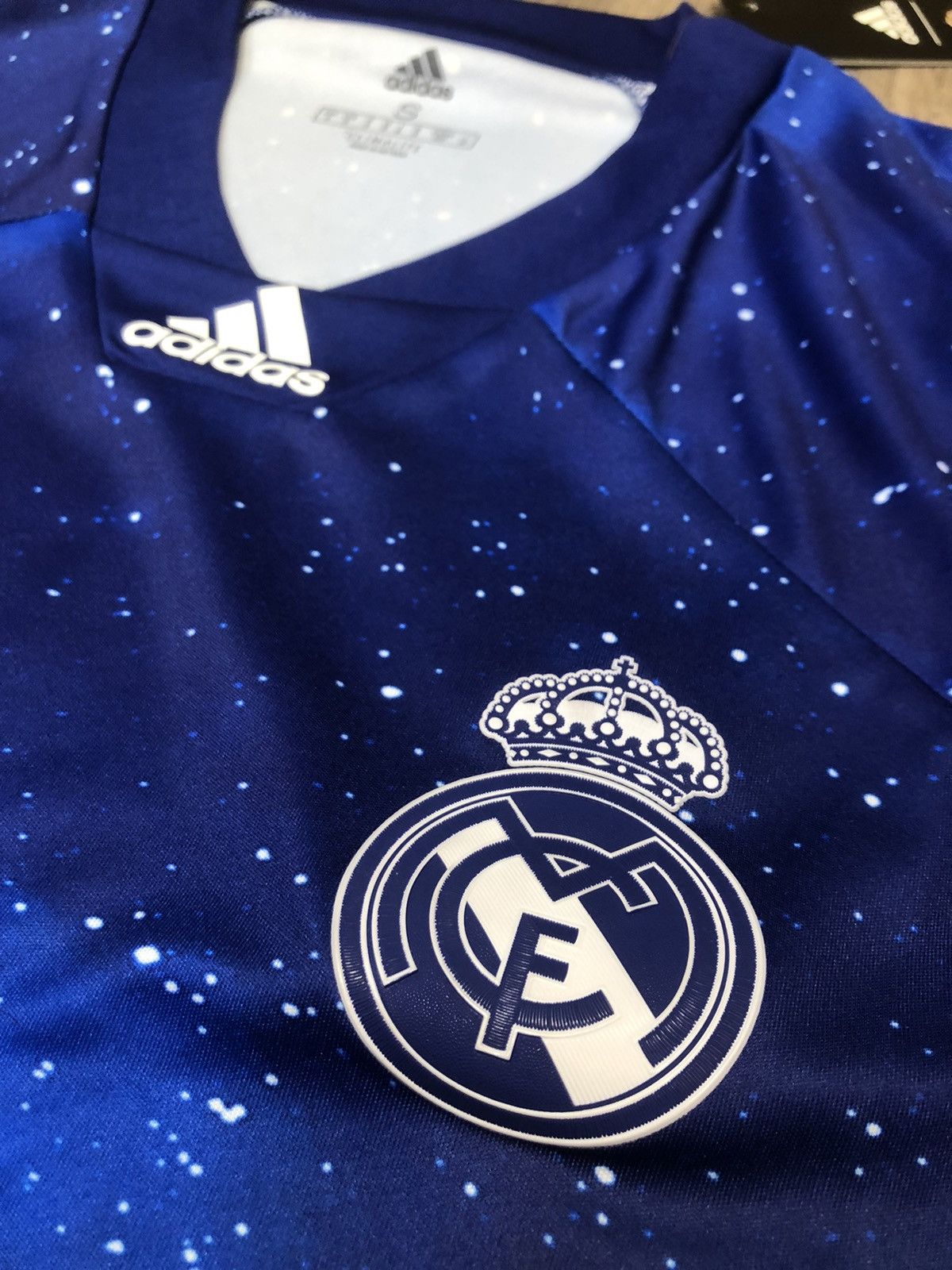 Other Real Madrid 18/19 EA sport jersey (Bnwt) Size US S / EU 44-46 / 1 - 5 Thumbnail