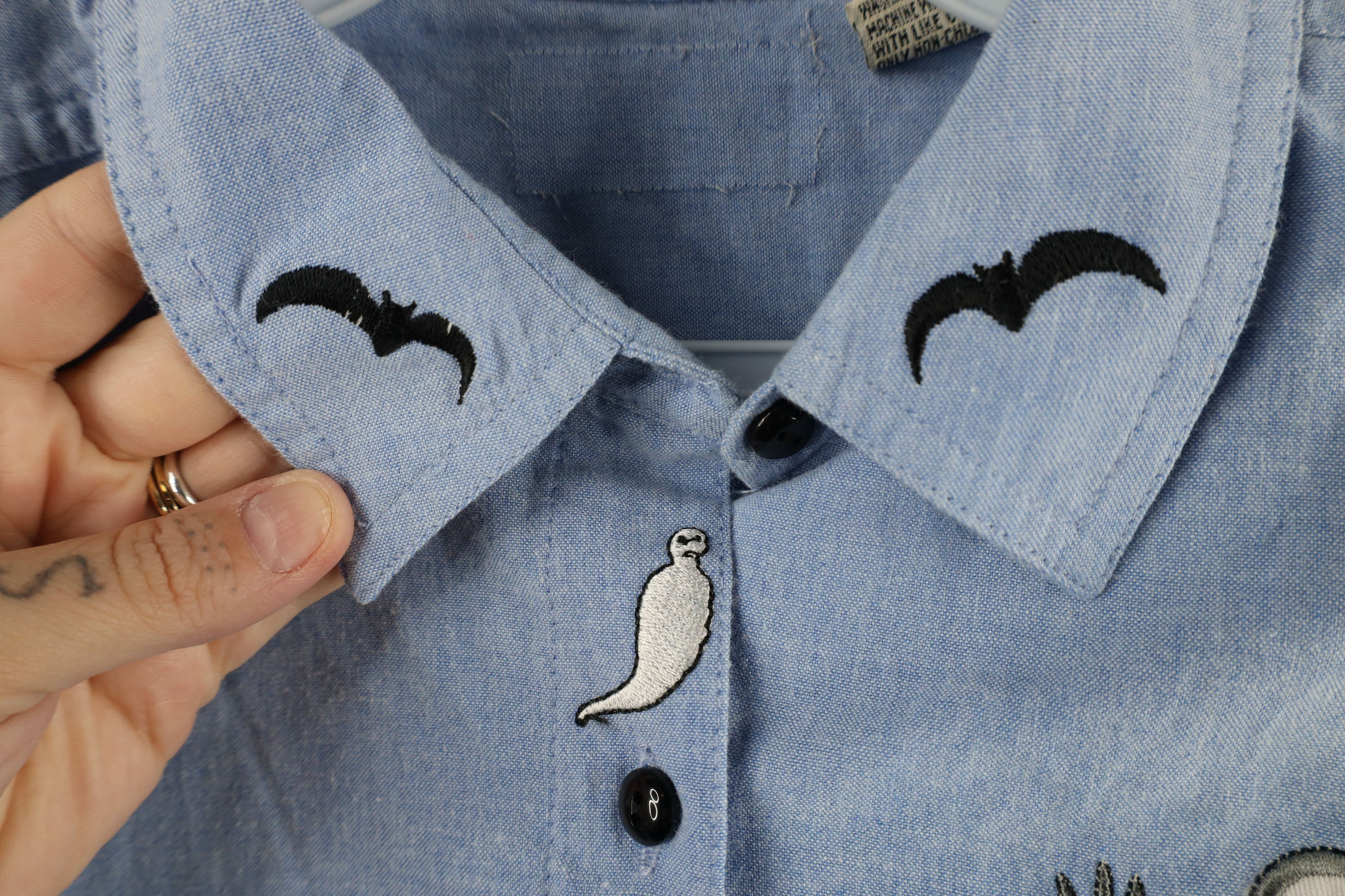 Vintage Vintage 90s Streetwear Halloween Ghost Bat Button Shirt Size S / US 4 / IT 40 - 9 Thumbnail