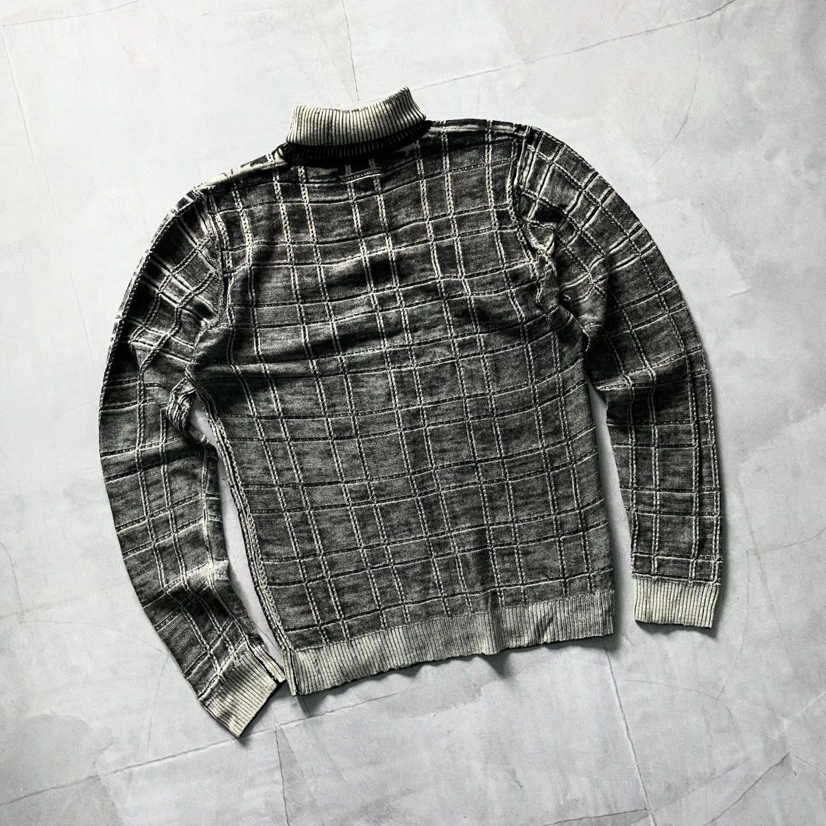 Jean Paul Gaultier 00s Jean Paul Gaultier Painted Faded Long Sleeve Sweater Size US S / EU 44-46 / 1 - 2 Thumbnail