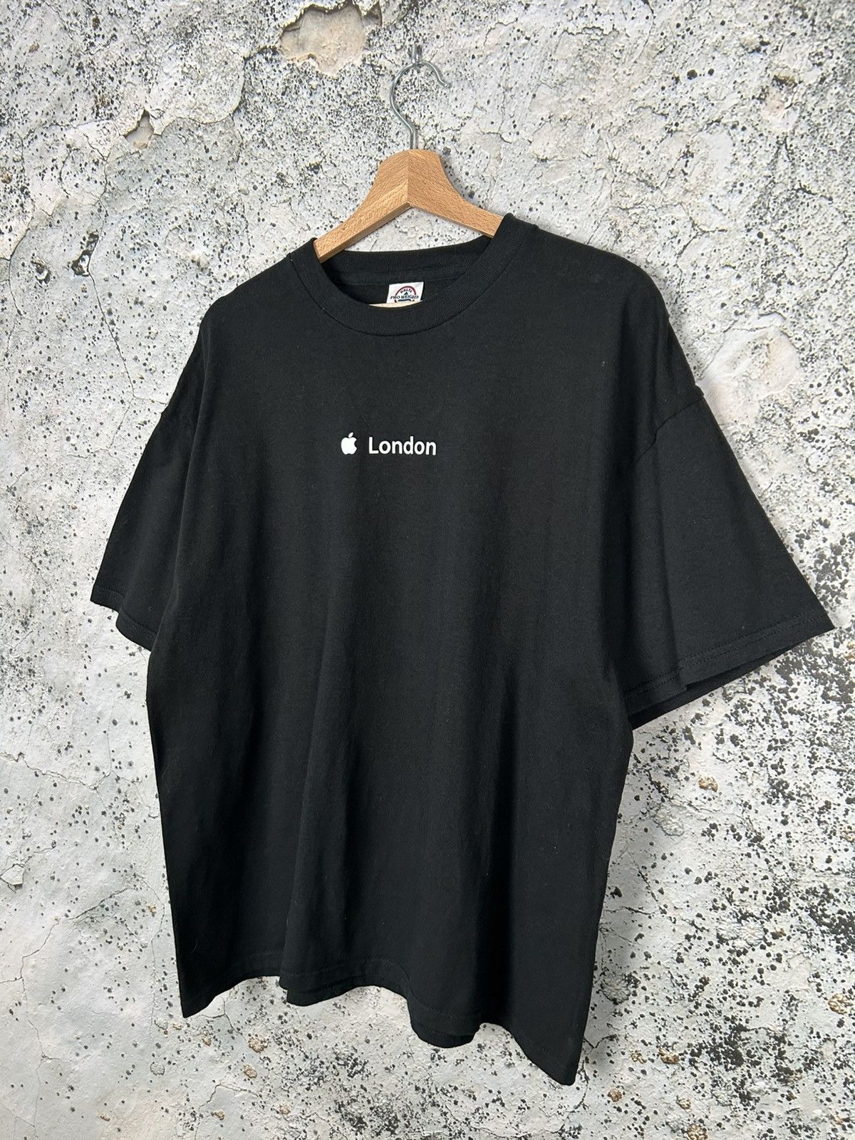 Apple Vintage Apple London 90s Graphic Tee Archive Streetwear Size US XL / EU 56 / 4 - 2 Thumbnail