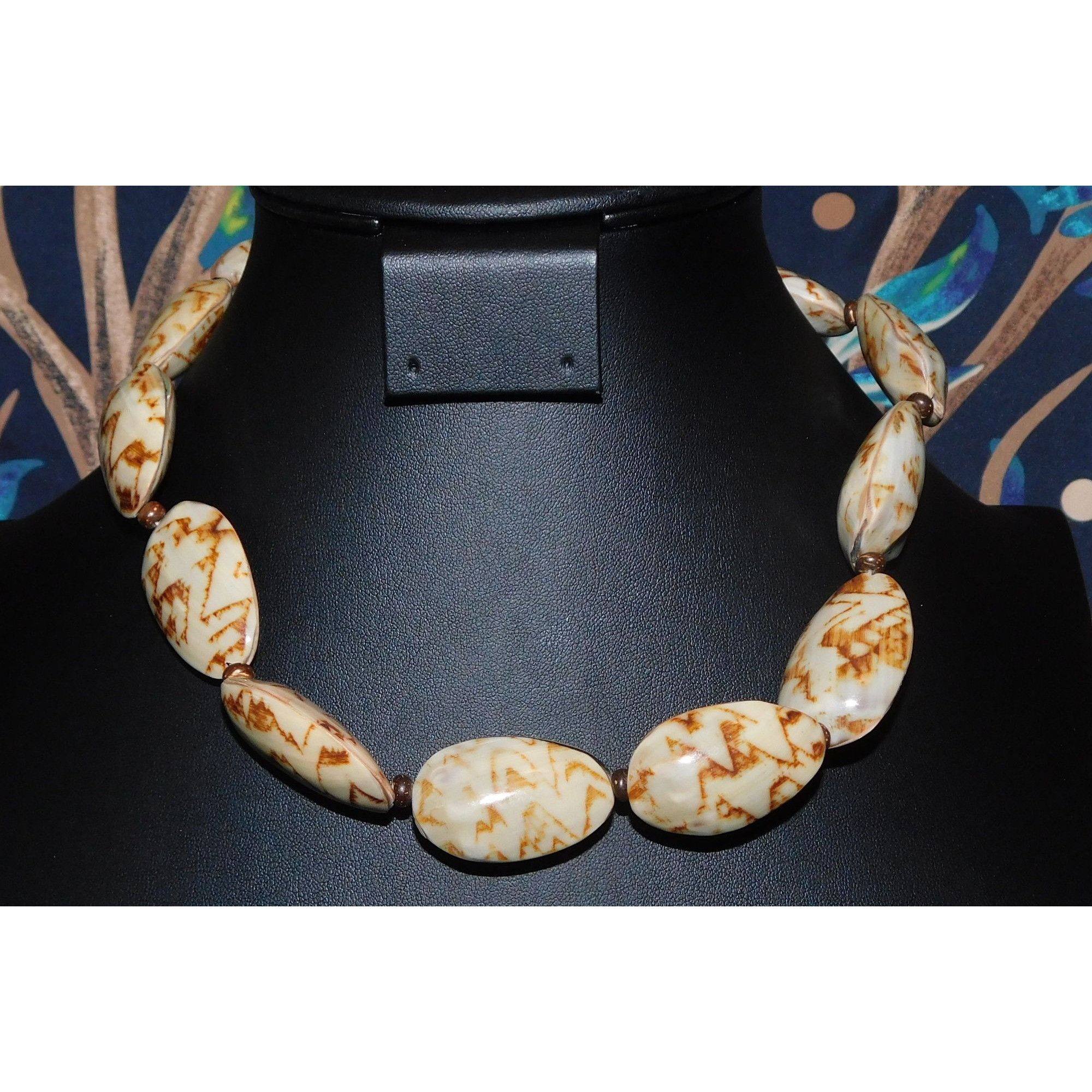 Other Vintage Beachy Brown And Tan Mottled Shell Beaded Necklace Size ONE SIZE - 3 Thumbnail
