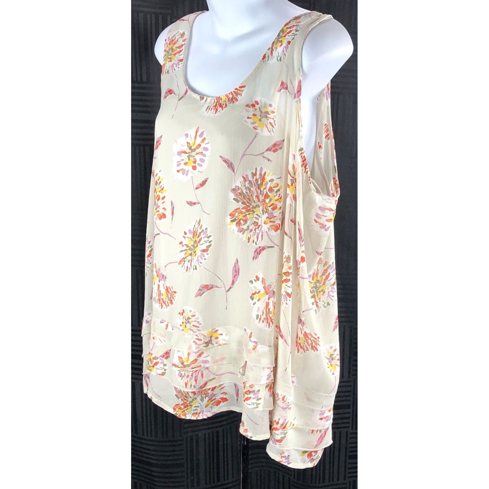 Old Navy Old Navy Sleeveless Tank Top XL Beige Floral Pleated Hem Chiffon Twinset Combo Shirt Women Size XL / US 12-14 / IT 48-50 - 2 Thumbnail