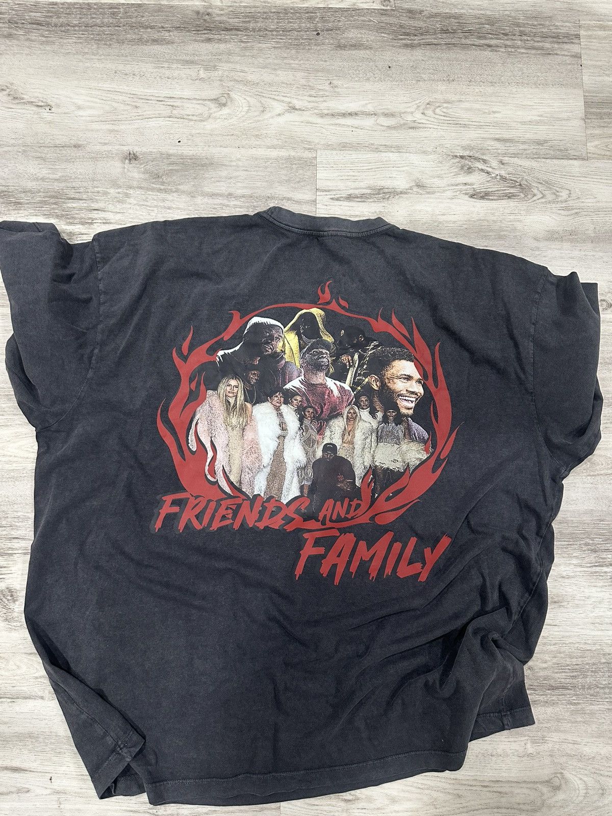 Vintage Kanye West Ye Friends and Family Tee Size US XL / EU 56 / 4 - 3 Thumbnail