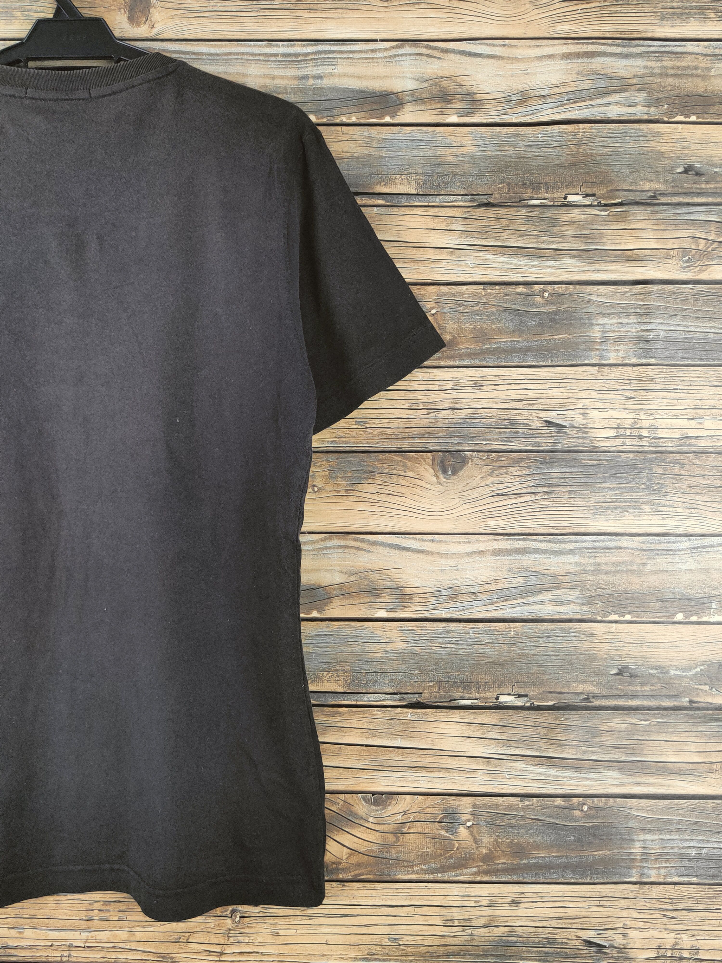 One Piece Uniqlo Black One Piece Short Sleeve T-shirts #S2865 Size US M / EU 48-50 / 2 - 11 Thumbnail