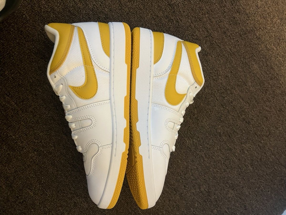 Nike Nike attack, lemon venom white Size US 10 / EU 43 - 4 Thumbnail