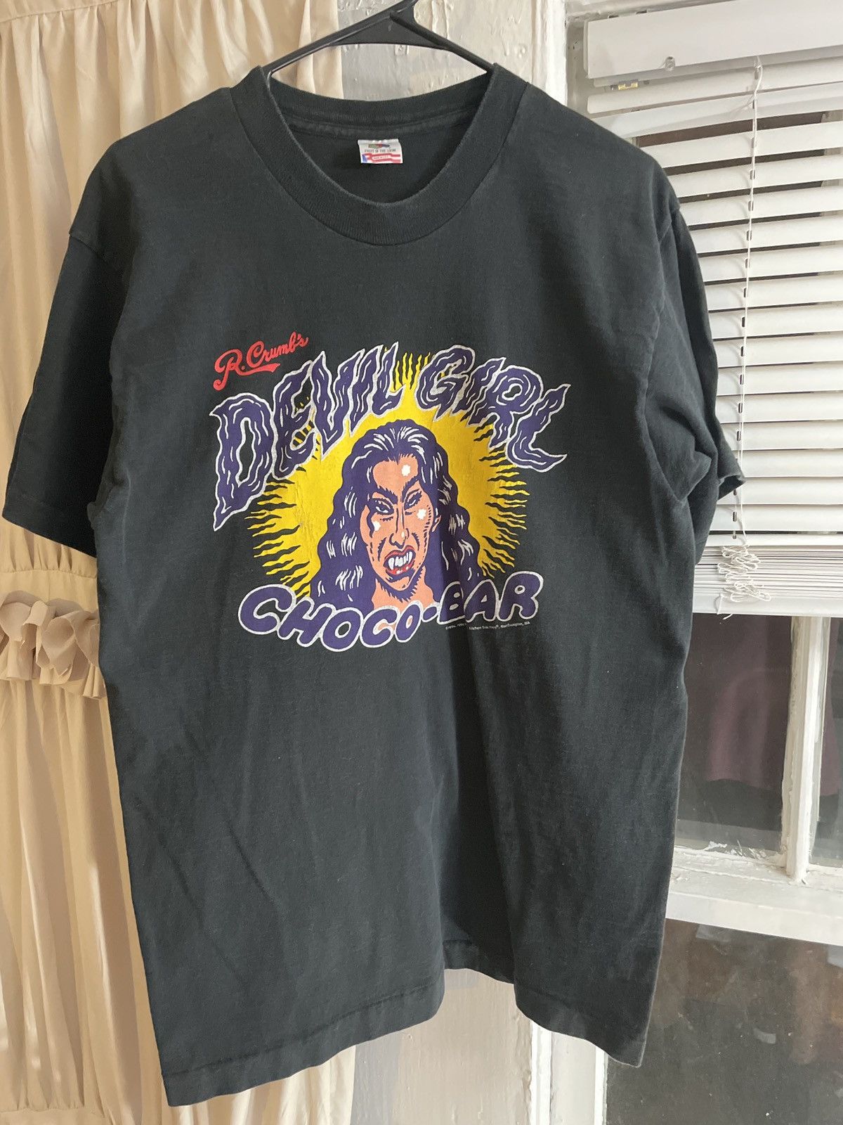 1994 DEVIL GIRL CHOCO BAR GRAPHIC SHIRT